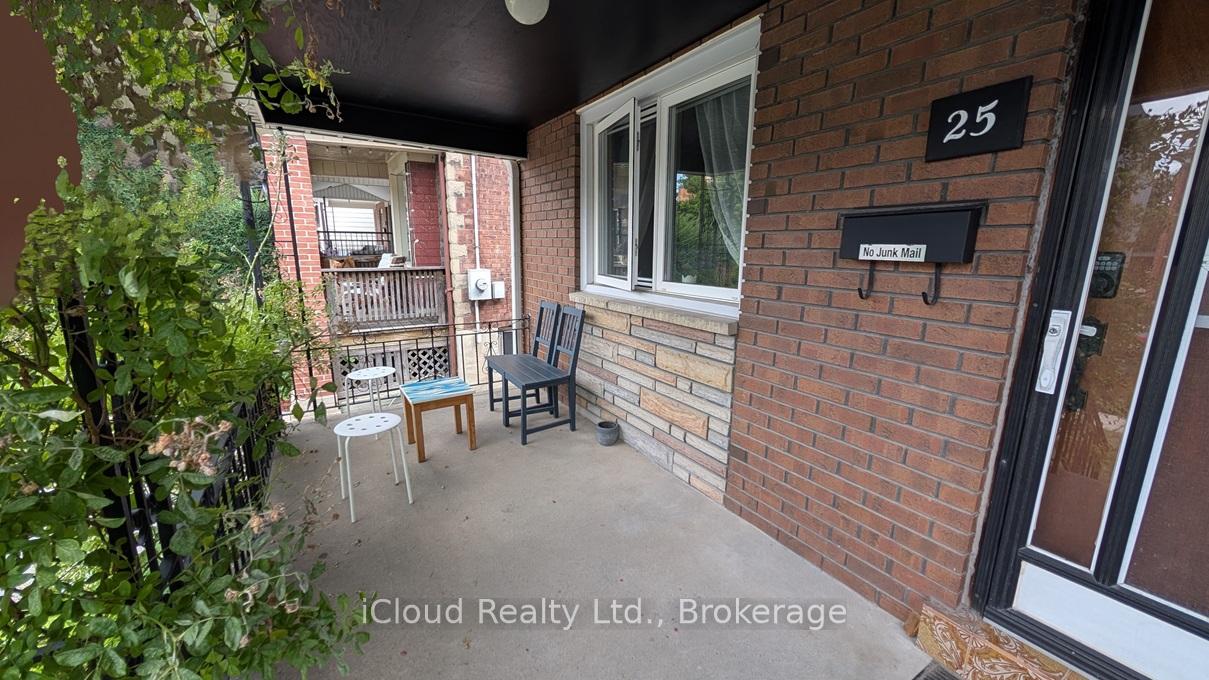 Photo 3 of 25 Rockvale Avenue W, Toronto, Oakwood Village — HOMEH