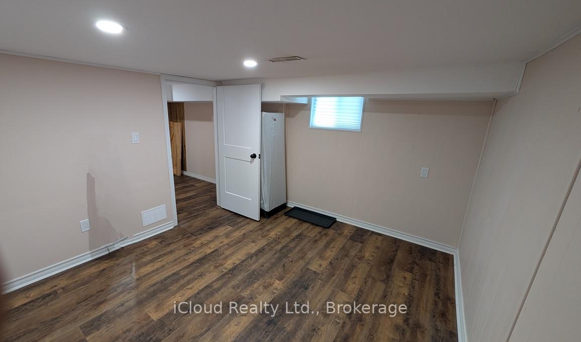 Photo 5 of 25 Rockvale Avenue W, Toronto, Oakwood Village — HOMEH
