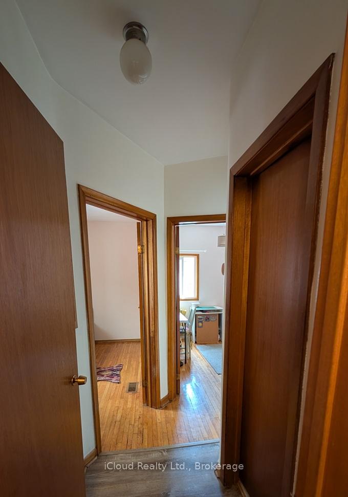Photo 10 of 25 Rockvale Avenue W, Toronto, Oakwood Village — HOMEH