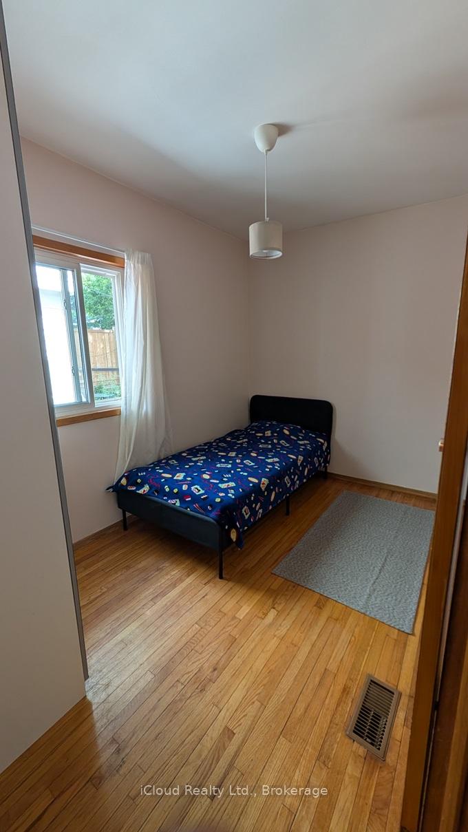 Photo 17 of 25 Rockvale Avenue W, Toronto, Oakwood Village — HOMEH