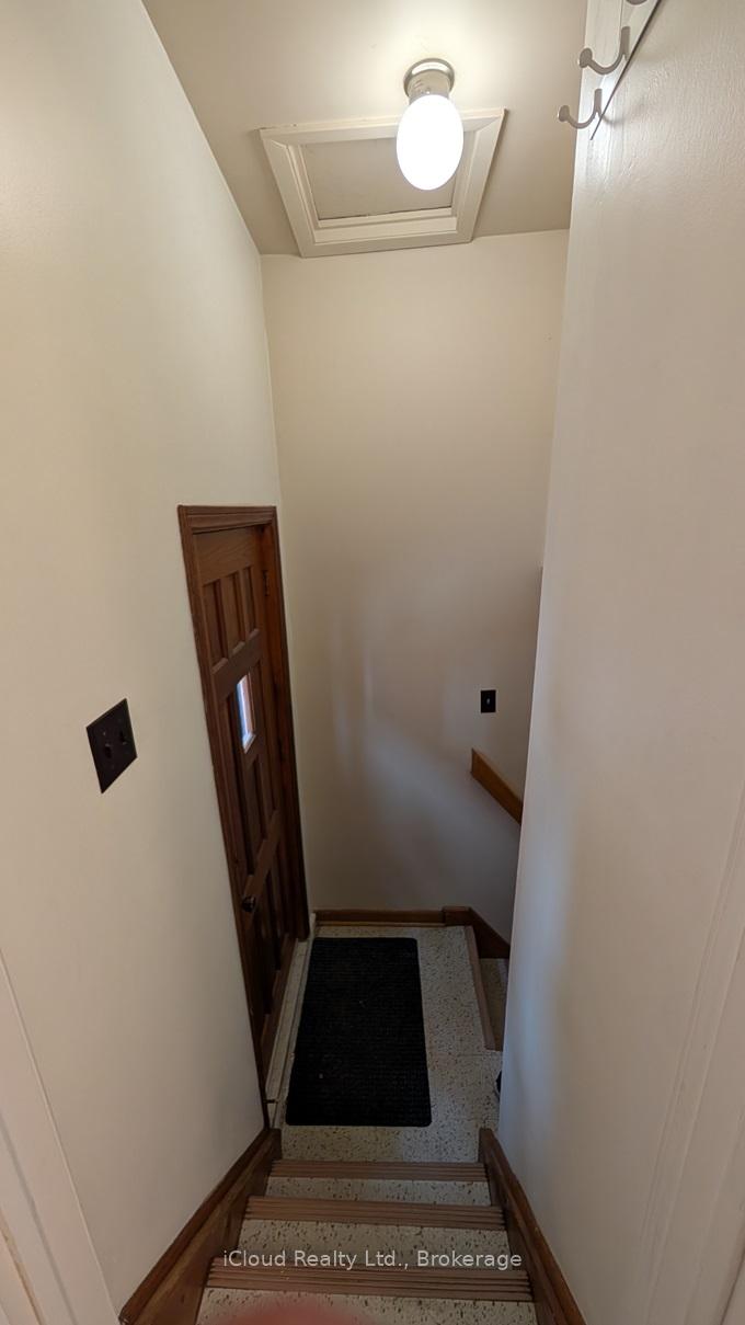 Photo 23 of 25 Rockvale Avenue W, Toronto, Oakwood Village — HOMEH