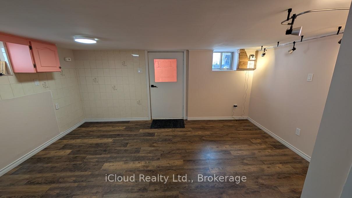 Photo 24 of 25 Rockvale Avenue W, Toronto, Oakwood Village — HOMEH