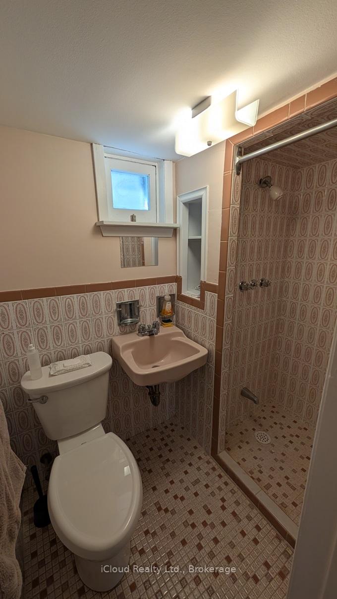 Photo 26 of 25 Rockvale Avenue W, Toronto, Oakwood Village — HOMEH