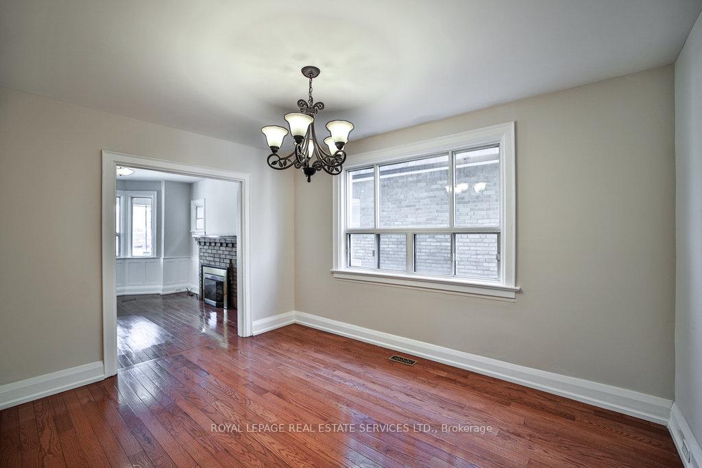 Photo 8 of 25 Earnscliffe Road, Toronto, Oakwood Village — HOMEH