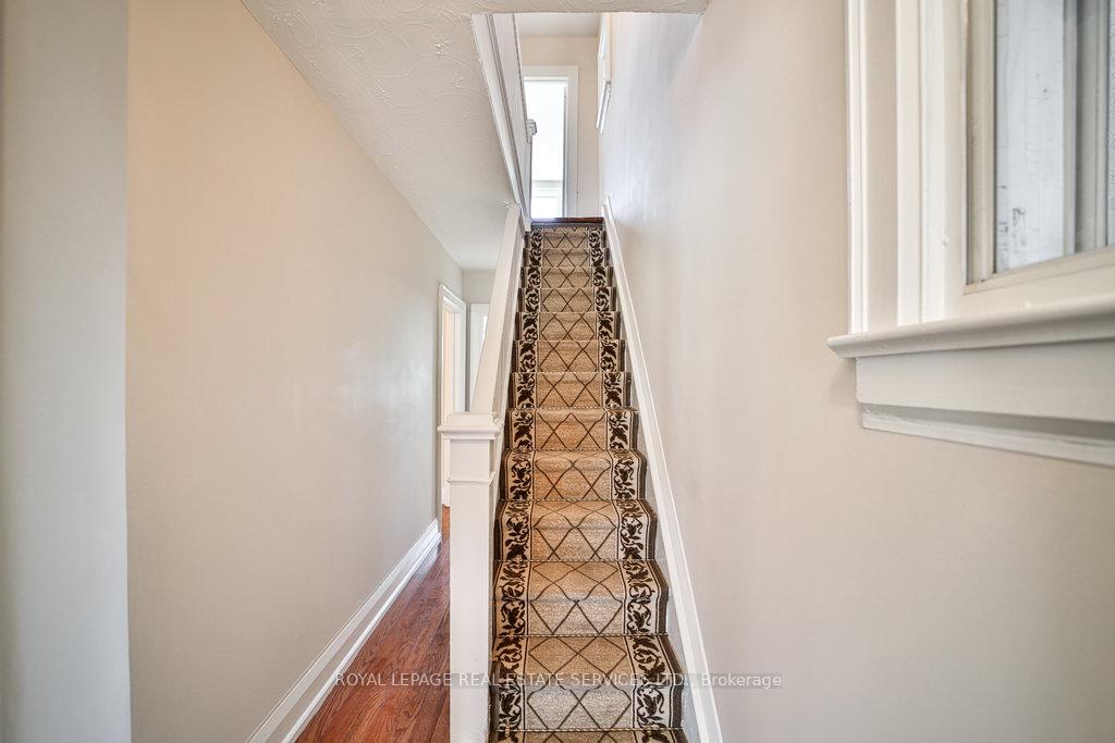 Photo 14 of 25 Earnscliffe Road, Toronto, Oakwood Village — HOMEH