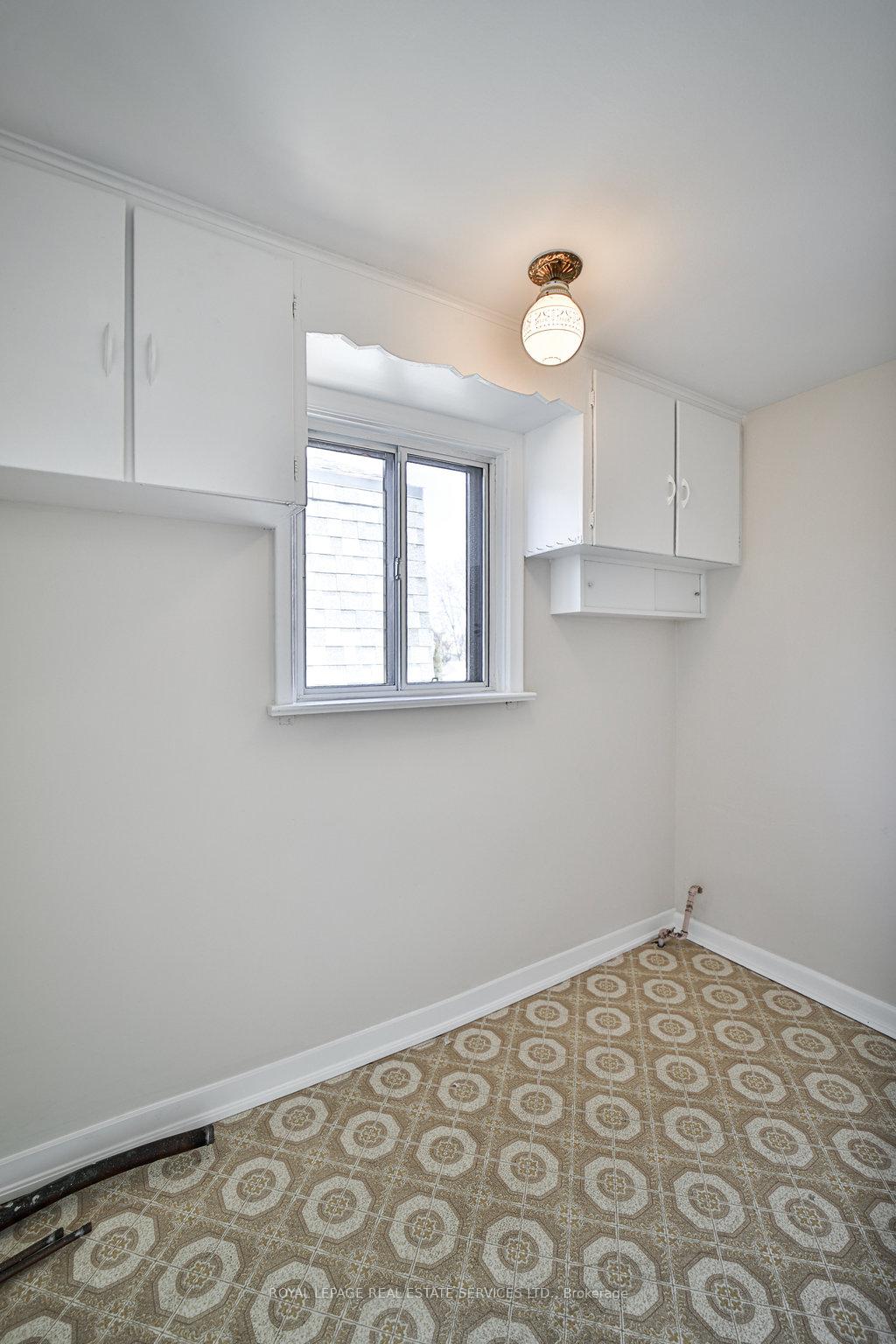 Photo 26 of 25 Earnscliffe Road, Toronto, Oakwood Village — HOMEH