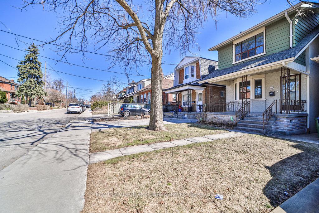 Photo 35 of 25 Earnscliffe Road, Toronto, Oakwood Village — HOMEH
