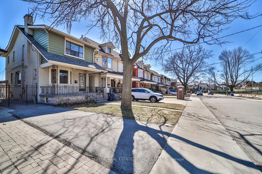 Photo 36 of 25 Earnscliffe Road, Toronto, Oakwood Village — HOMEH