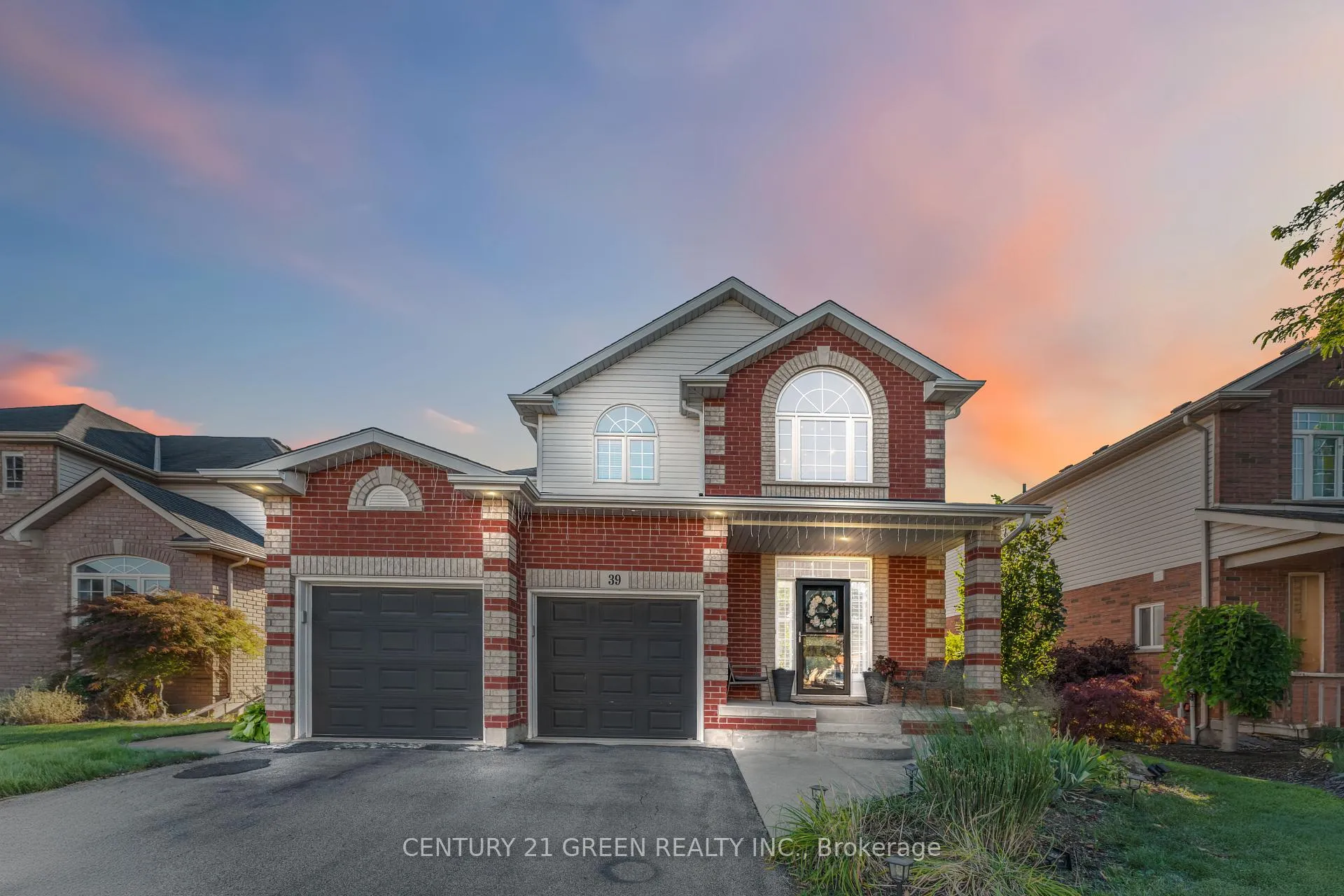 Photo 1 of 39 Honey Locust Circle, Thorold, Confederation Heights — HOMEH