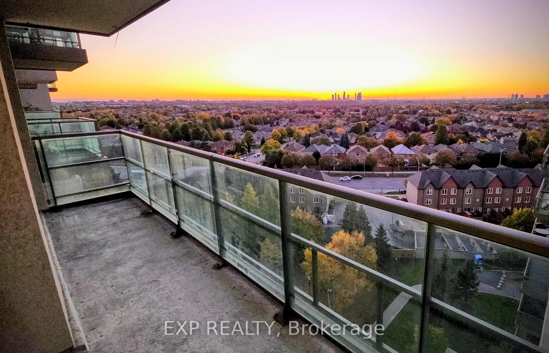 Photo 2 of Unit 1110, 88 Promenade Circle, Vaughan, Brownridge — HOMEH