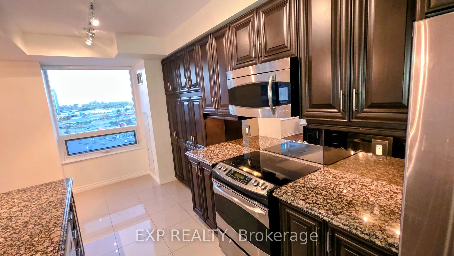 Photo 4 of Unit 1110, 88 Promenade Circle, Vaughan, Brownridge — HOMEH
