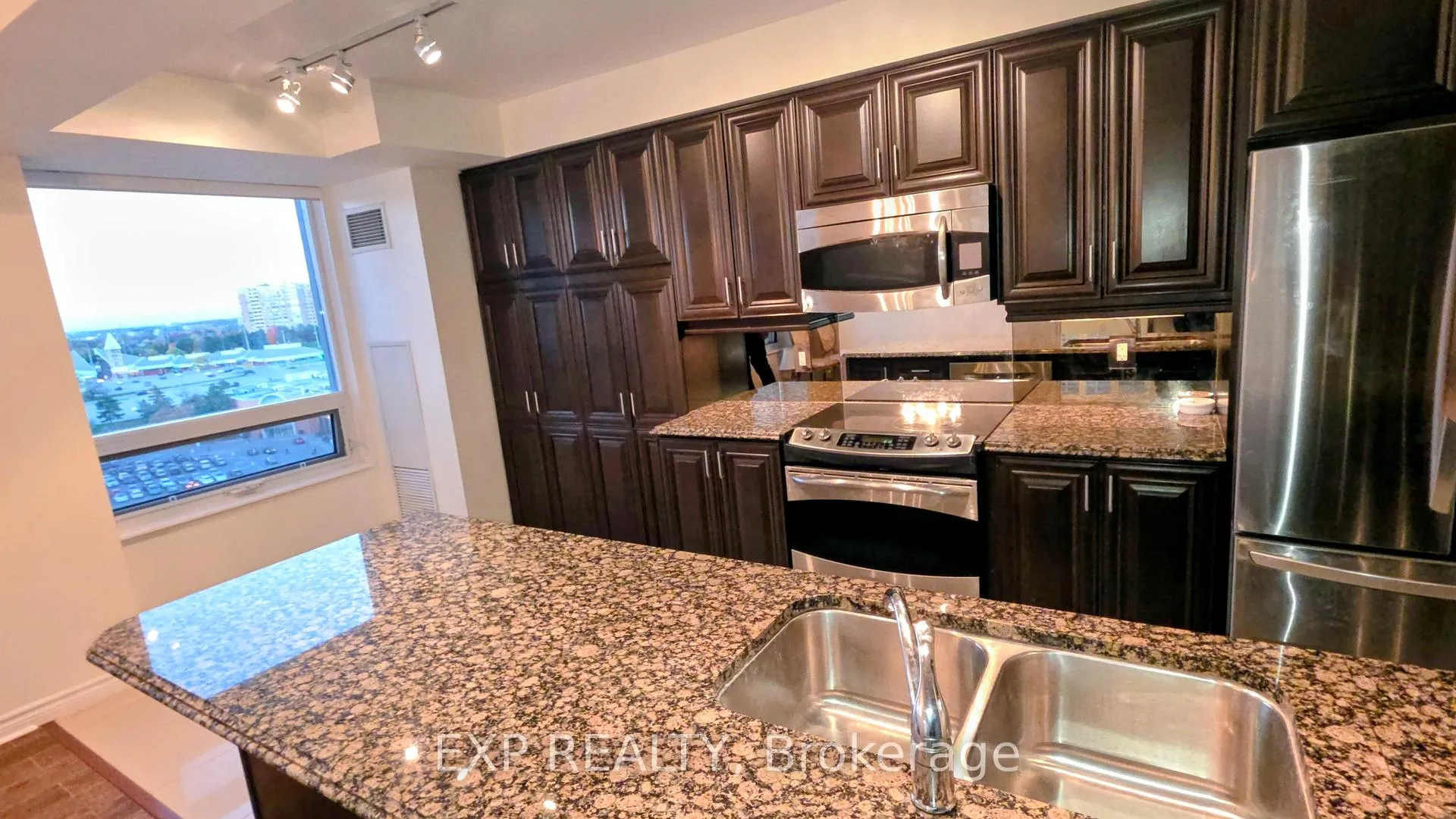Photo 5 of Unit 1110, 88 Promenade Circle, Vaughan, Brownridge — HOMEH