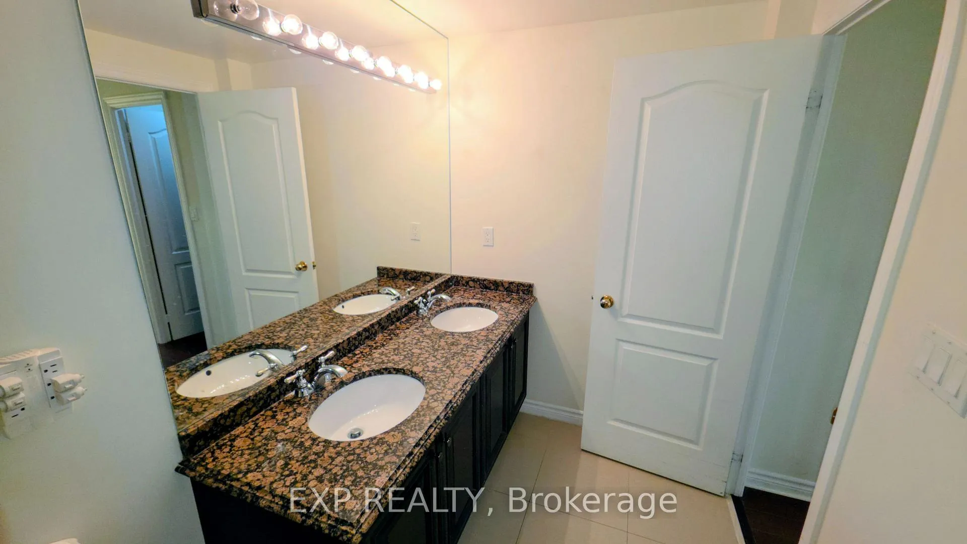 Photo 16 of Unit 1110, 88 Promenade Circle, Vaughan, Brownridge — HOMEH