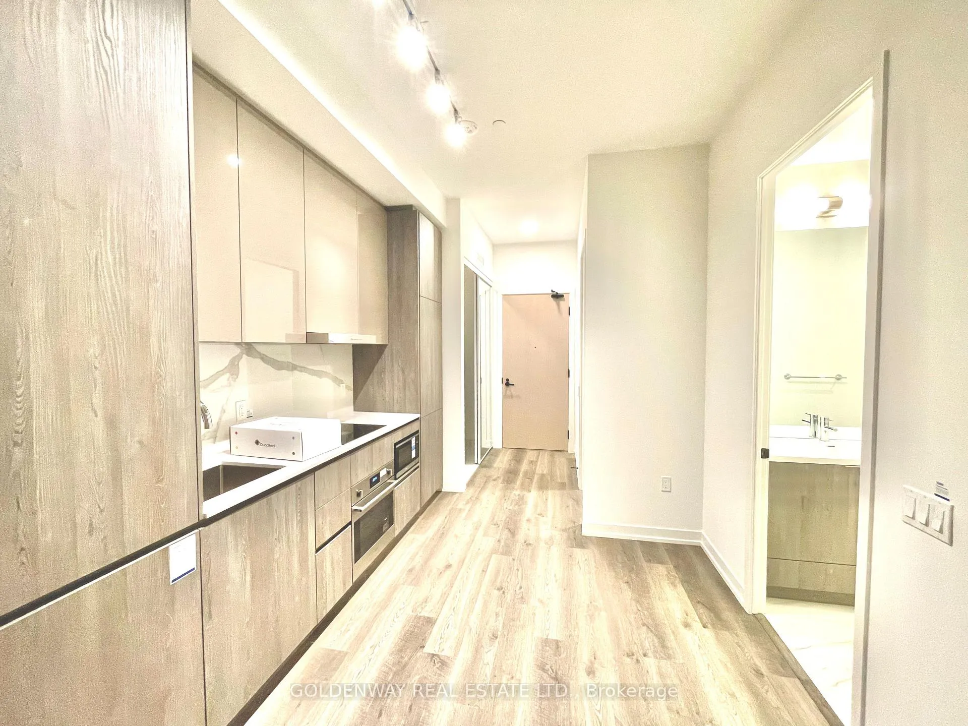 Photo 2 of Unit 3610, 8 Interchange Way, Vaughan, Vaughan Corporate Centre — HOMEH