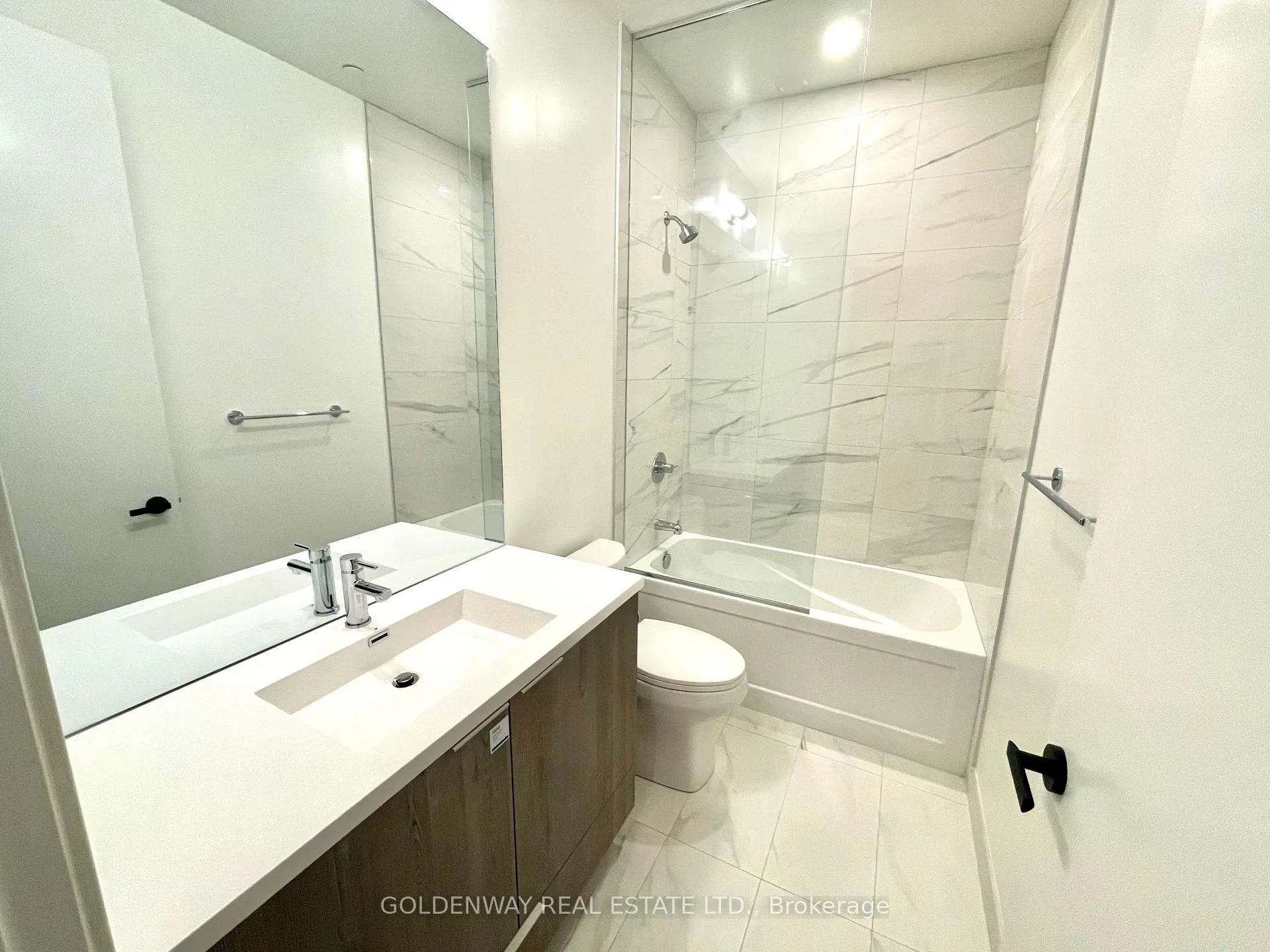 Photo 10 of Unit 3610, 8 Interchange Way, Vaughan, Vaughan Corporate Centre — HOMEH
