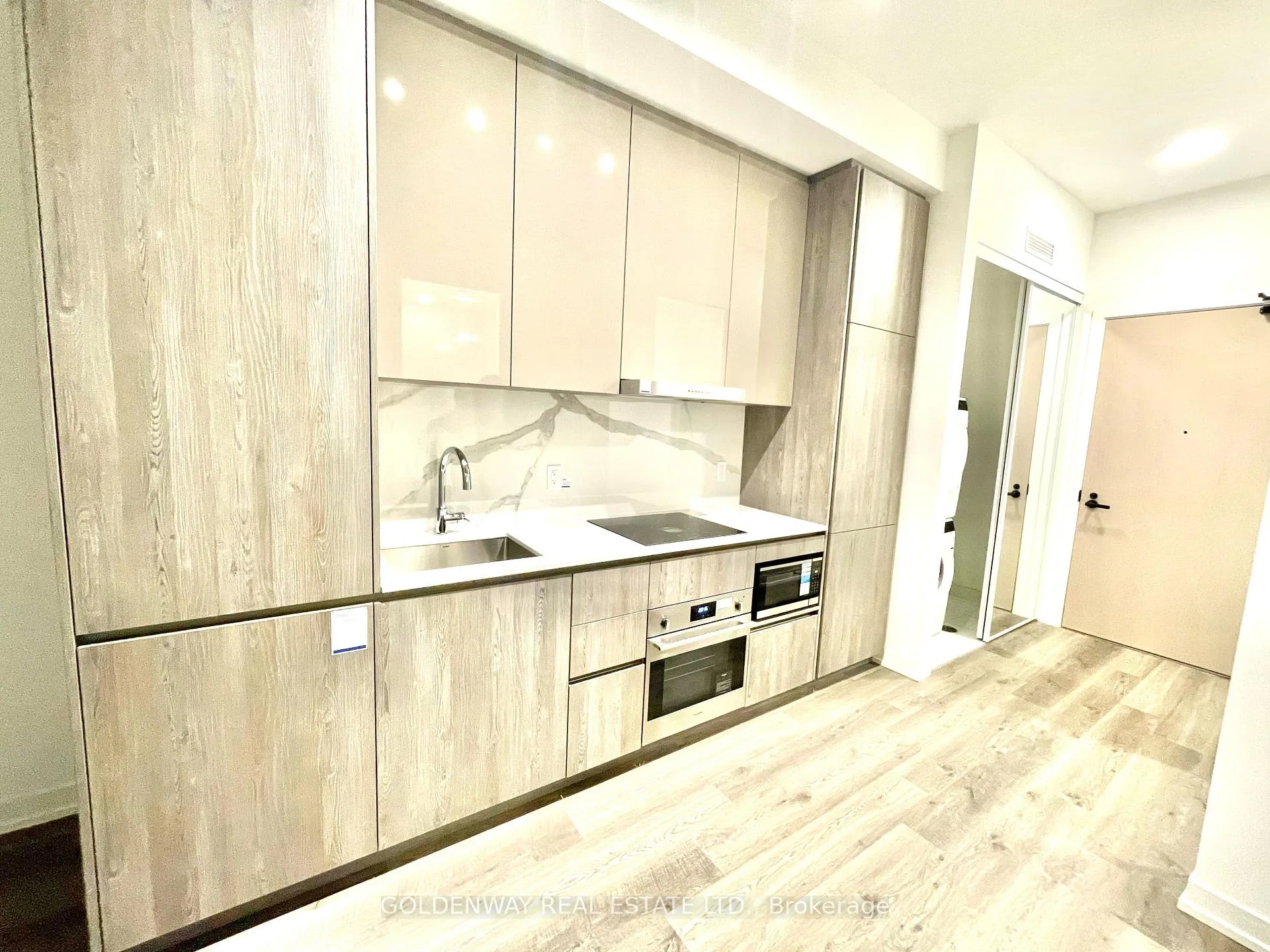 Photo 11 of Unit 3610, 8 Interchange Way, Vaughan, Vaughan Corporate Centre — HOMEH
