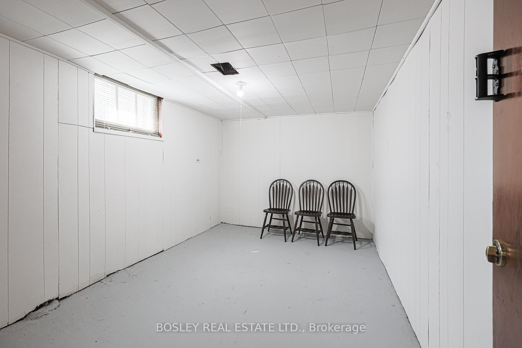 Photo 5 of 23 Stag Hill Drive, Toronto, O'Connor-Parkview — HOMEH