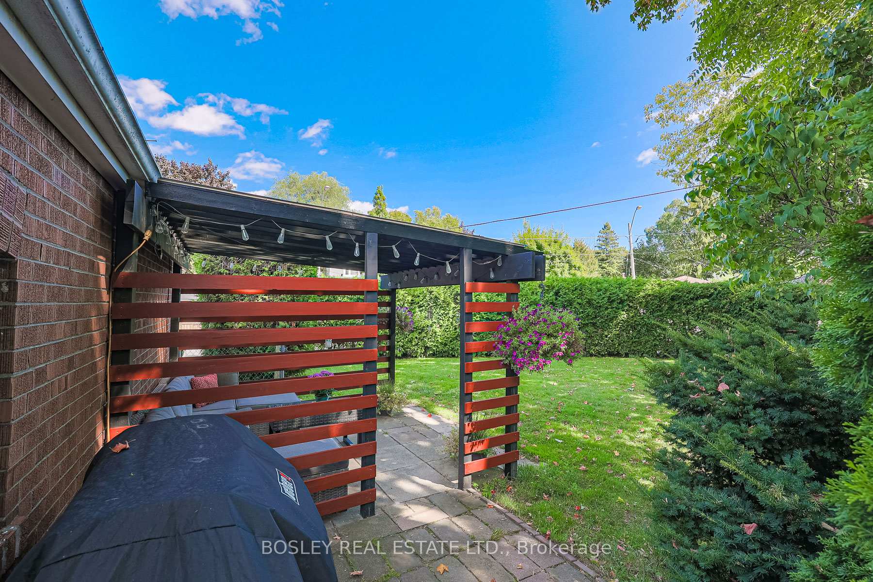 Photo 10 of 23 Stag Hill Drive, Toronto, O'Connor-Parkview — HOMEH