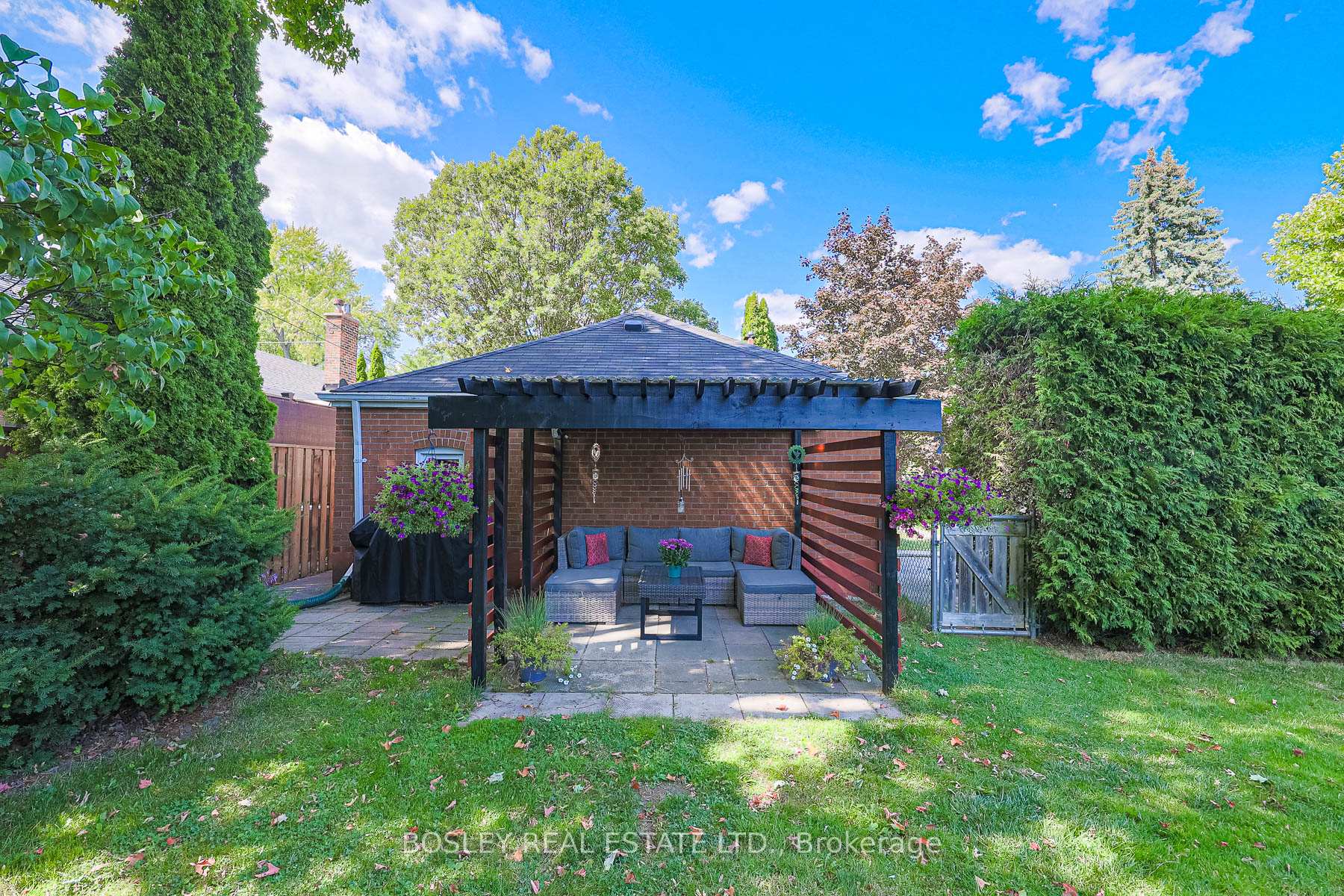 Photo 13 of 23 Stag Hill Drive, Toronto, O'Connor-Parkview — HOMEH