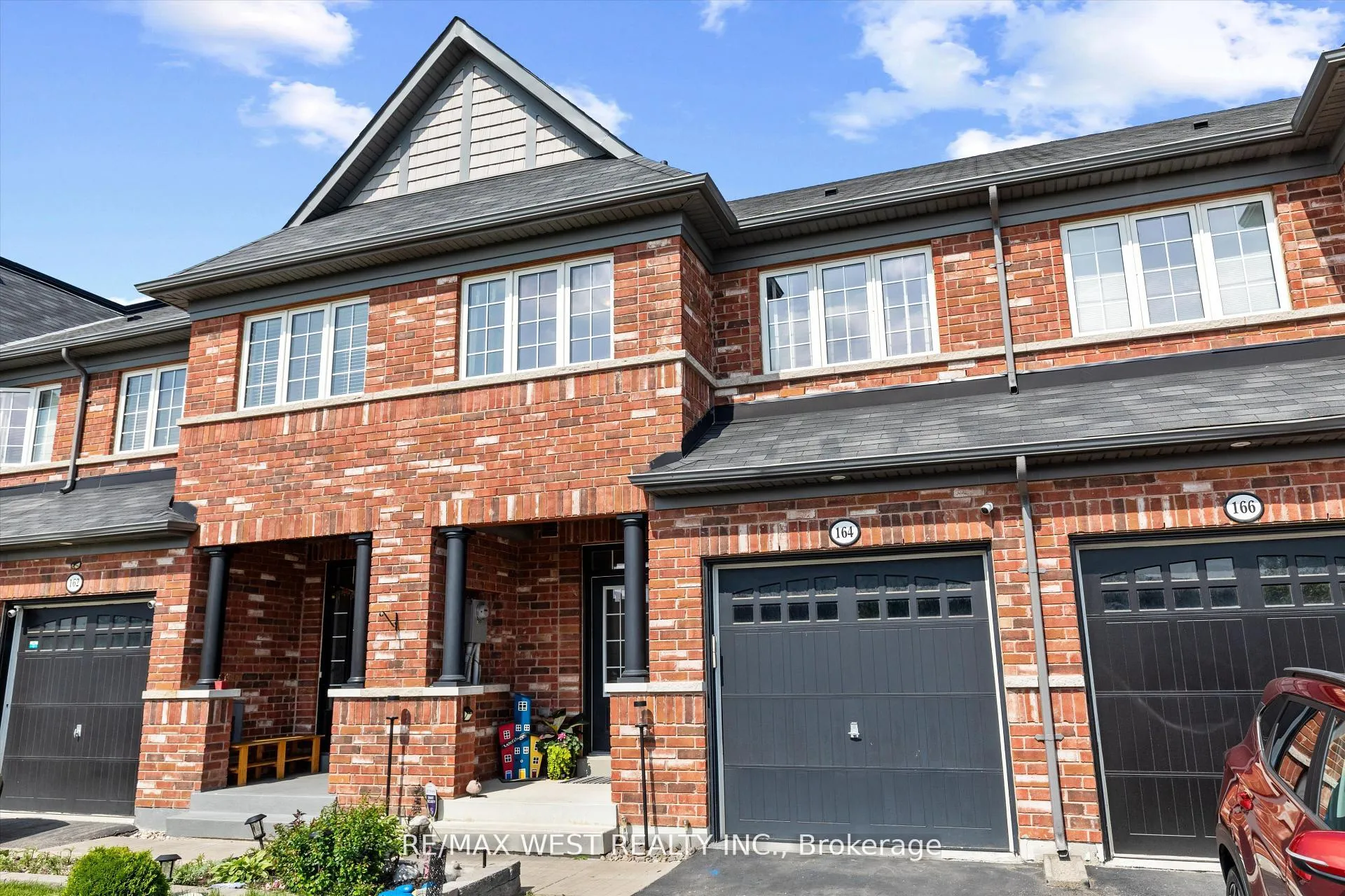 Front of 164 Sussexvale Drive