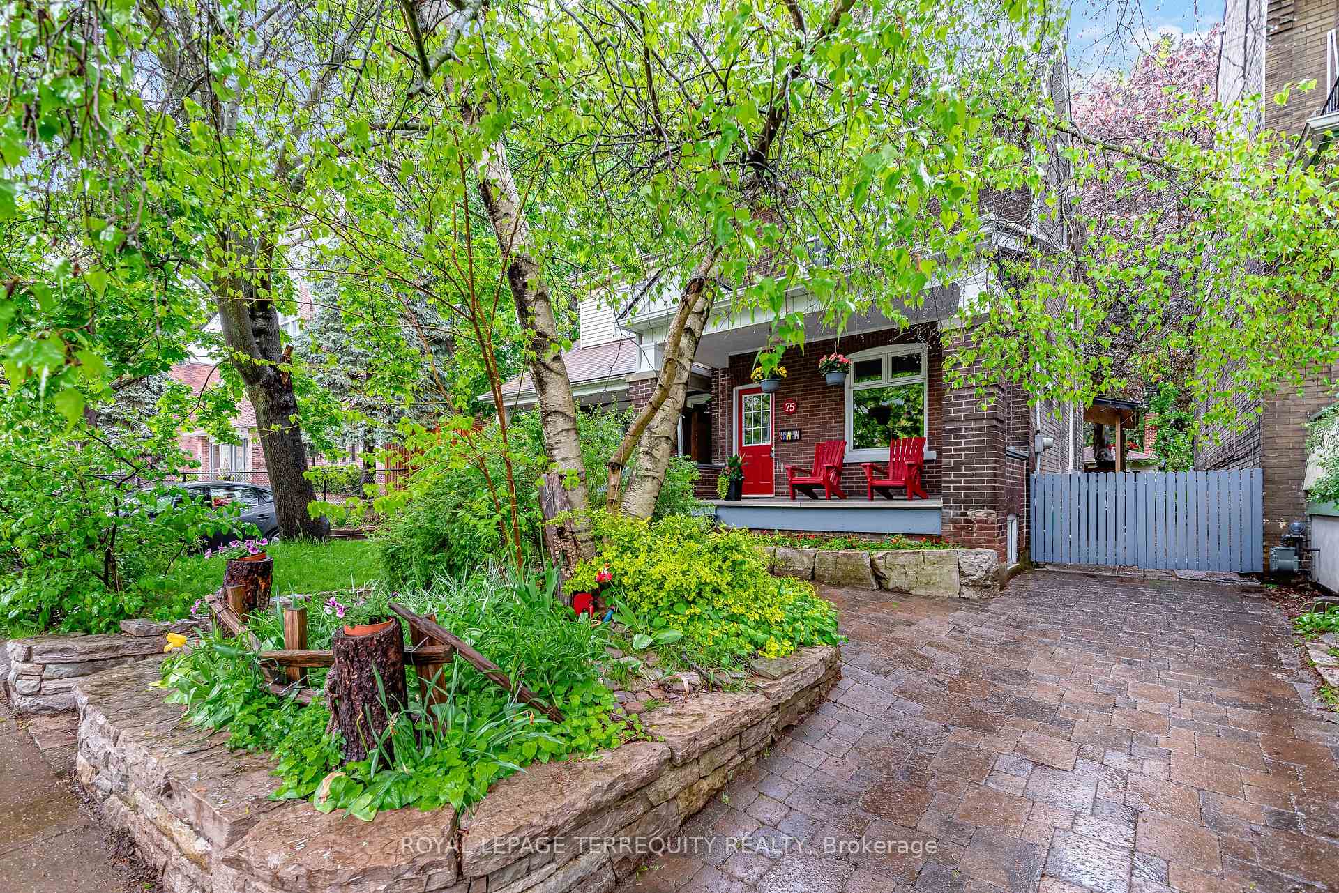 Photo 2 of 75 Hiawatha Road, Toronto, Greenwood-Coxwell — HOMEH