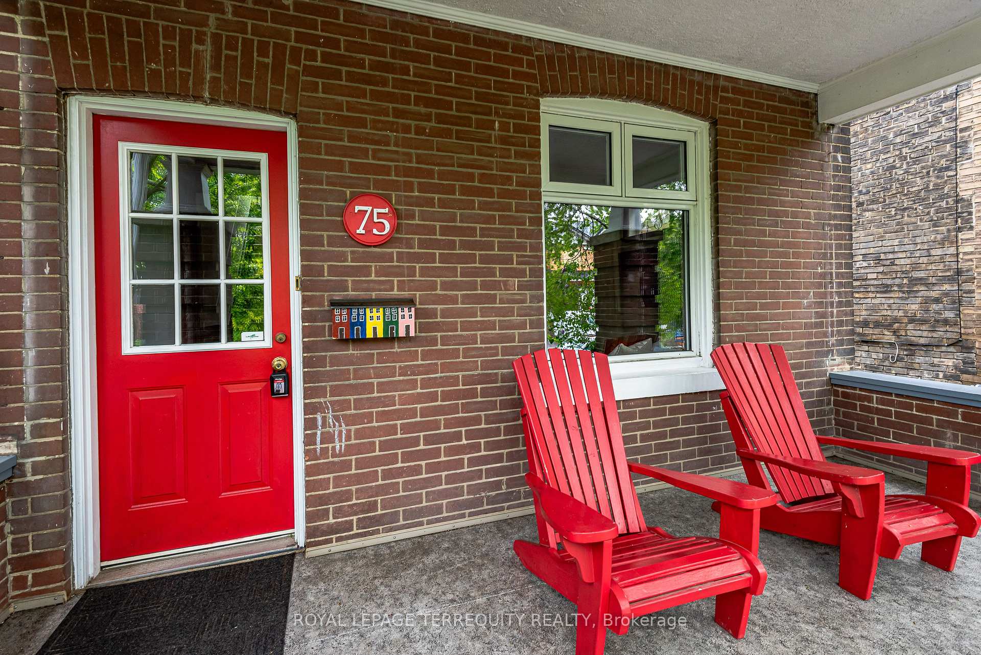 Photo 5 of 75 Hiawatha Road, Toronto, Greenwood-Coxwell — HOMEH