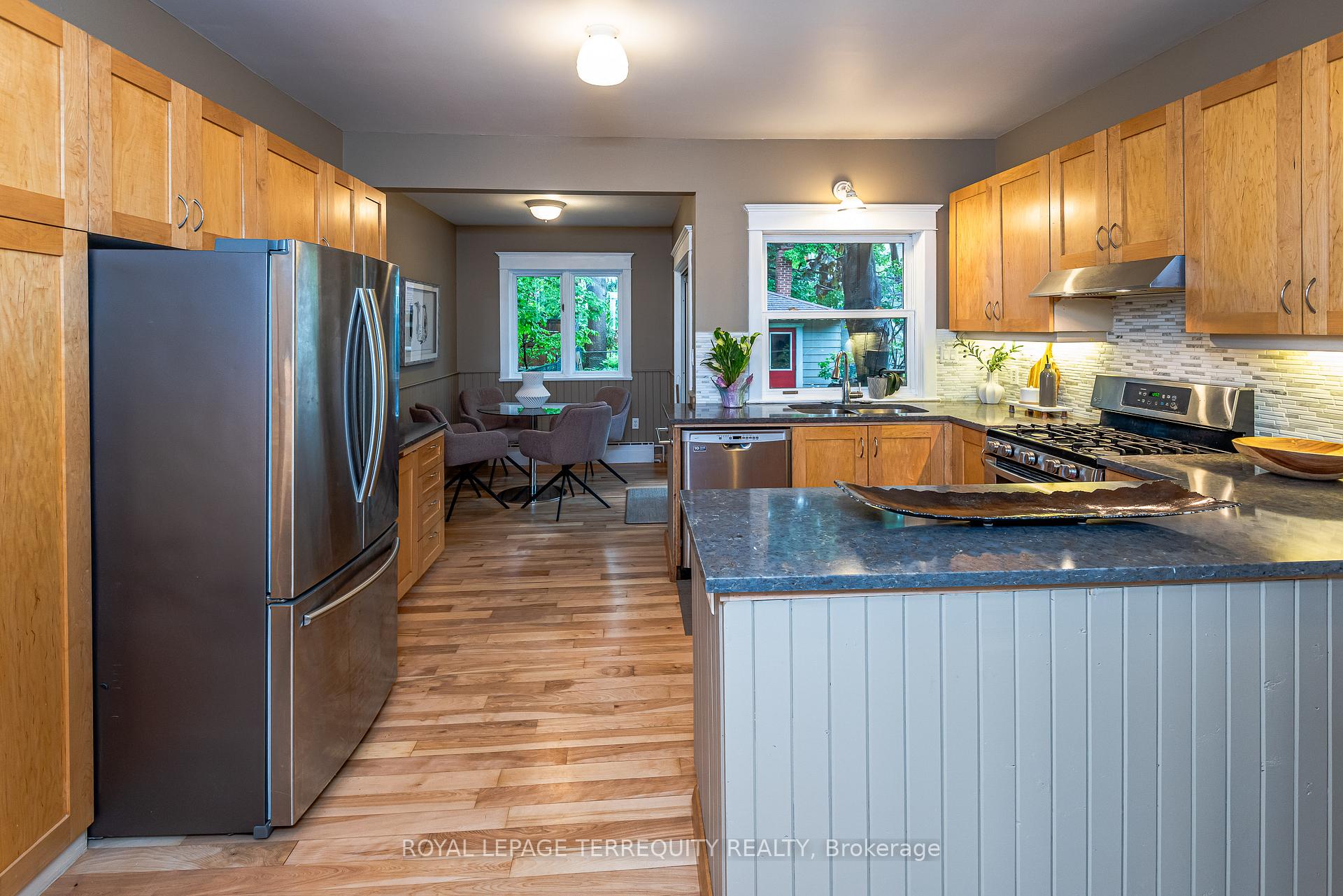 Photo 13 of 75 Hiawatha Road, Toronto, Greenwood-Coxwell — HOMEH