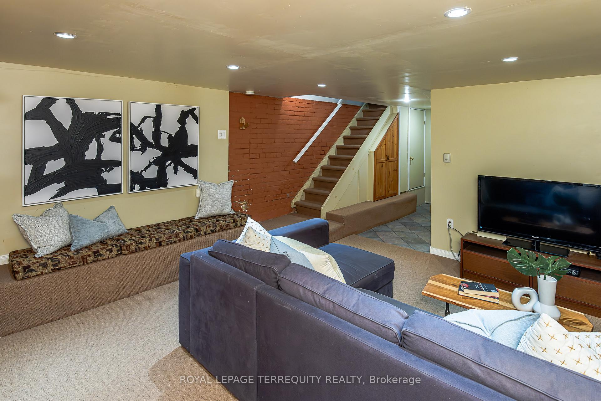Photo 34 of 75 Hiawatha Road, Toronto, Greenwood-Coxwell — HOMEH