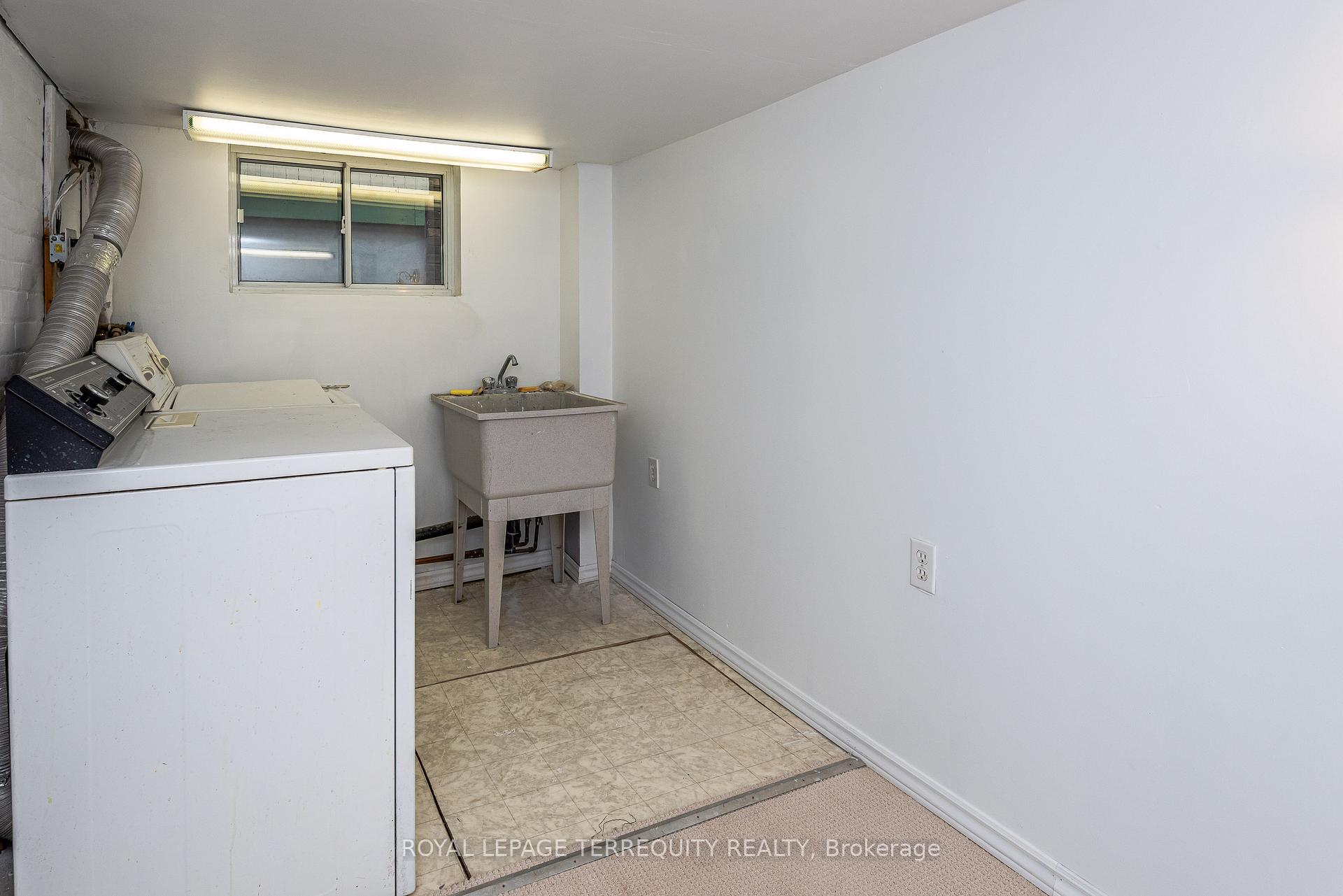 Photo 38 of 75 Hiawatha Road, Toronto, Greenwood-Coxwell — HOMEH