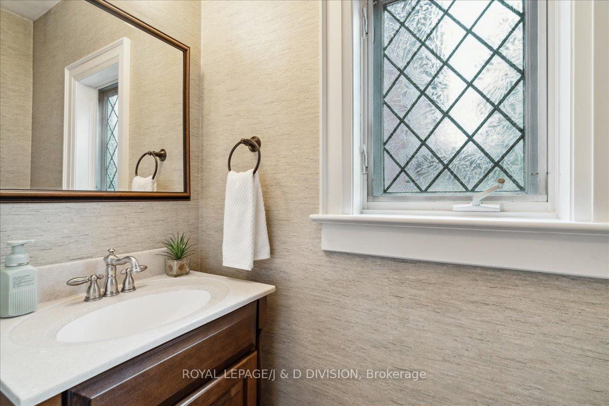 Photo 9 of 103 College View Avenue, Toronto, Forest Hill South — HOMEH