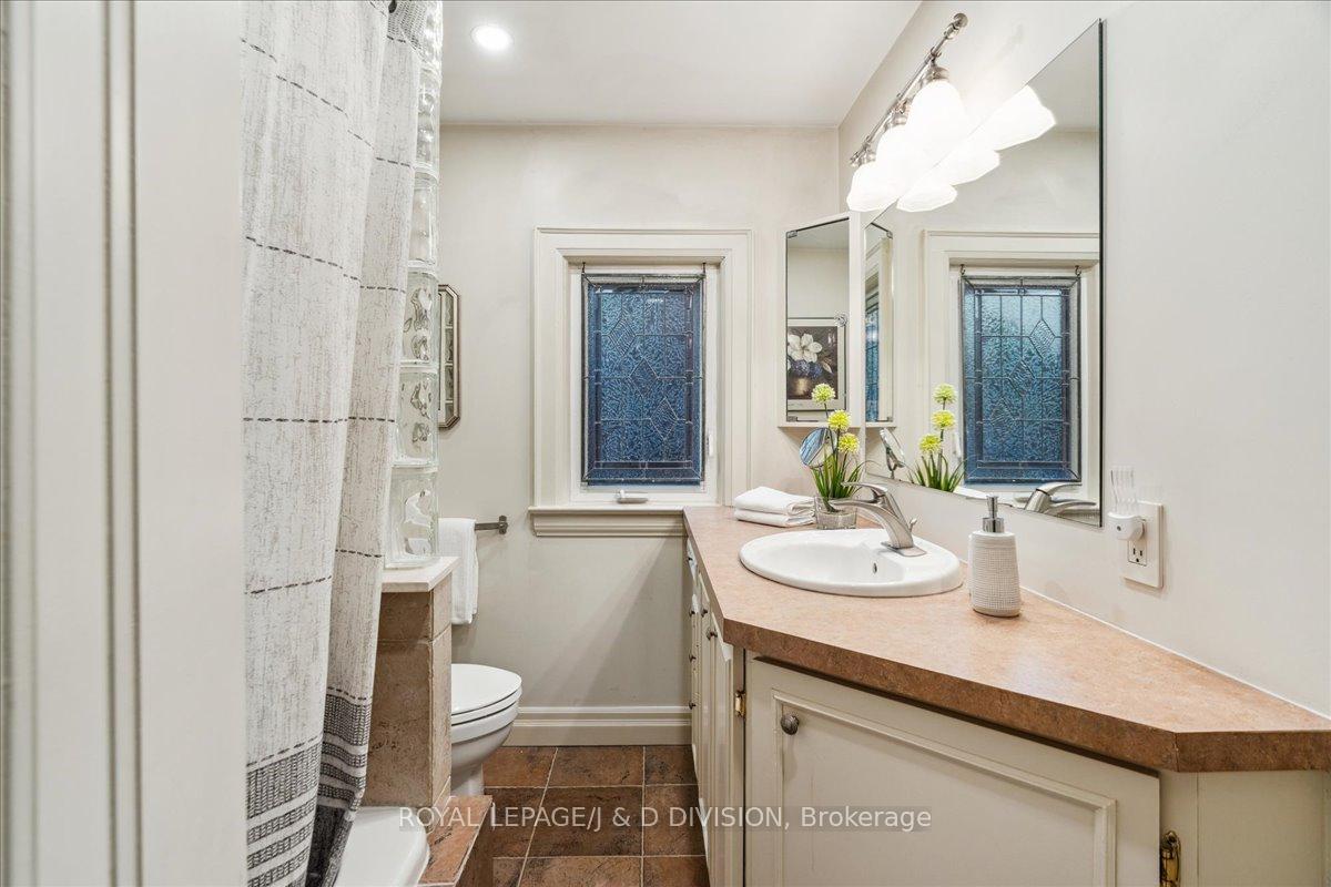 Photo 14 of 103 College View Avenue, Toronto, Forest Hill South — HOMEH