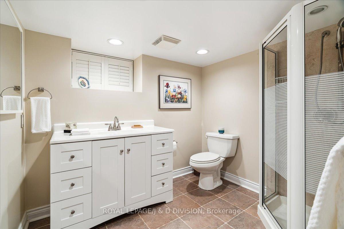 Photo 17 of 103 College View Avenue, Toronto, Forest Hill South — HOMEH