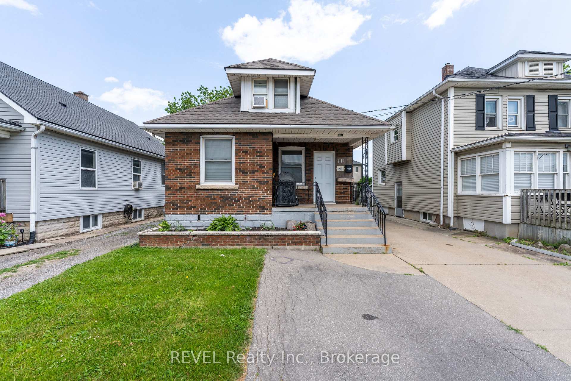 Photo 1 of 114 1/2 Pine Street S, Thorold, Thorold Downtown — HOMEH