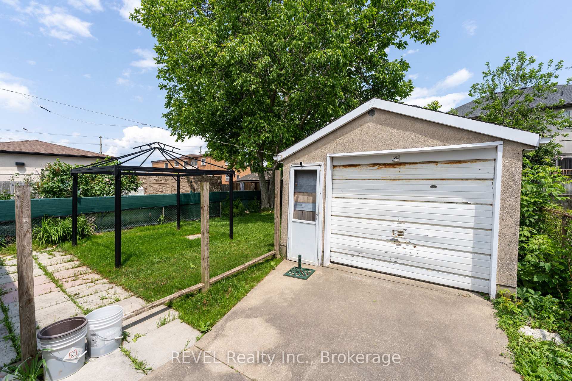 Photo 7 of 114 1/2 Pine Street S, Thorold, Thorold Downtown — HOMEH