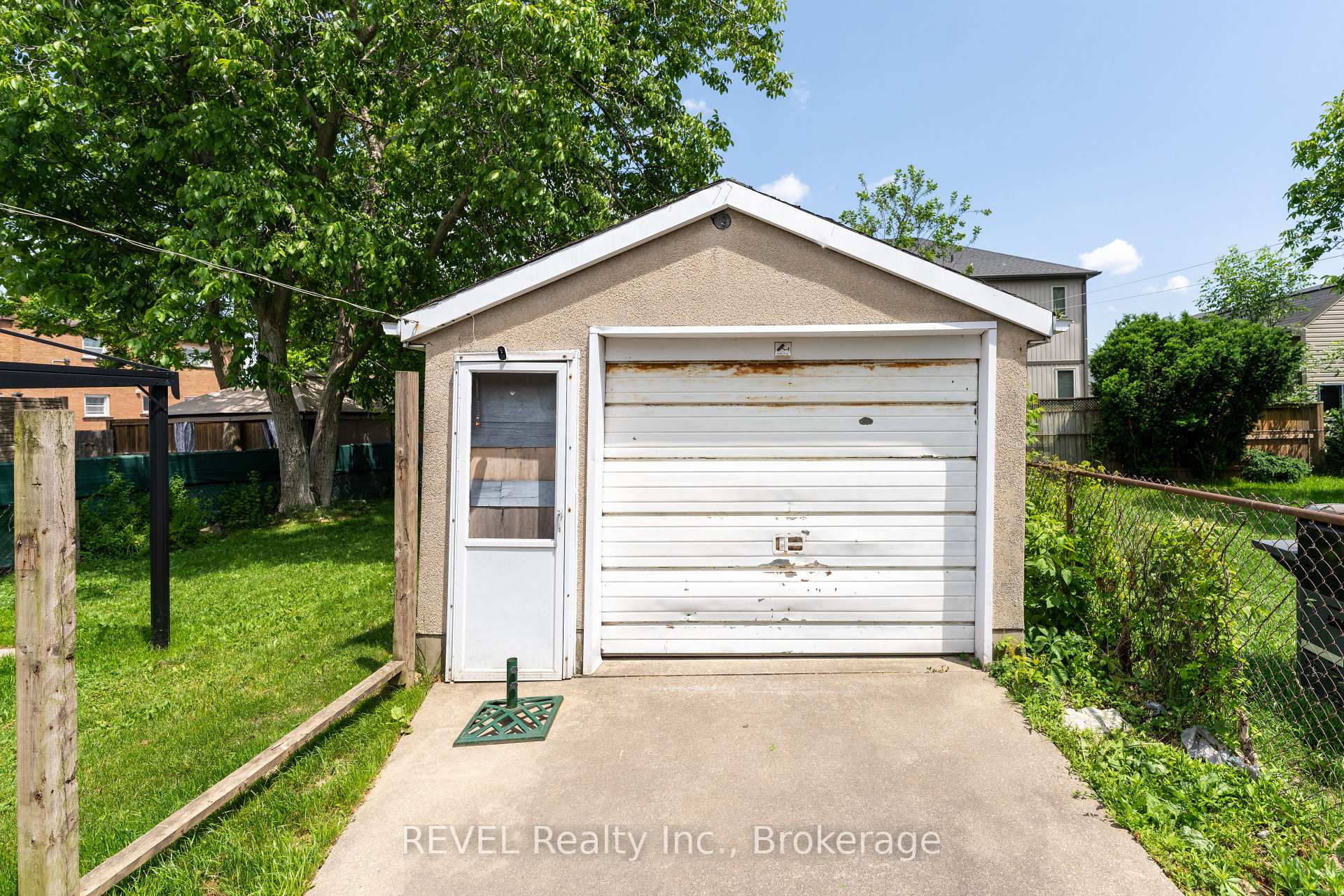 Photo 8 of 114 1/2 Pine Street S, Thorold, Thorold Downtown — HOMEH