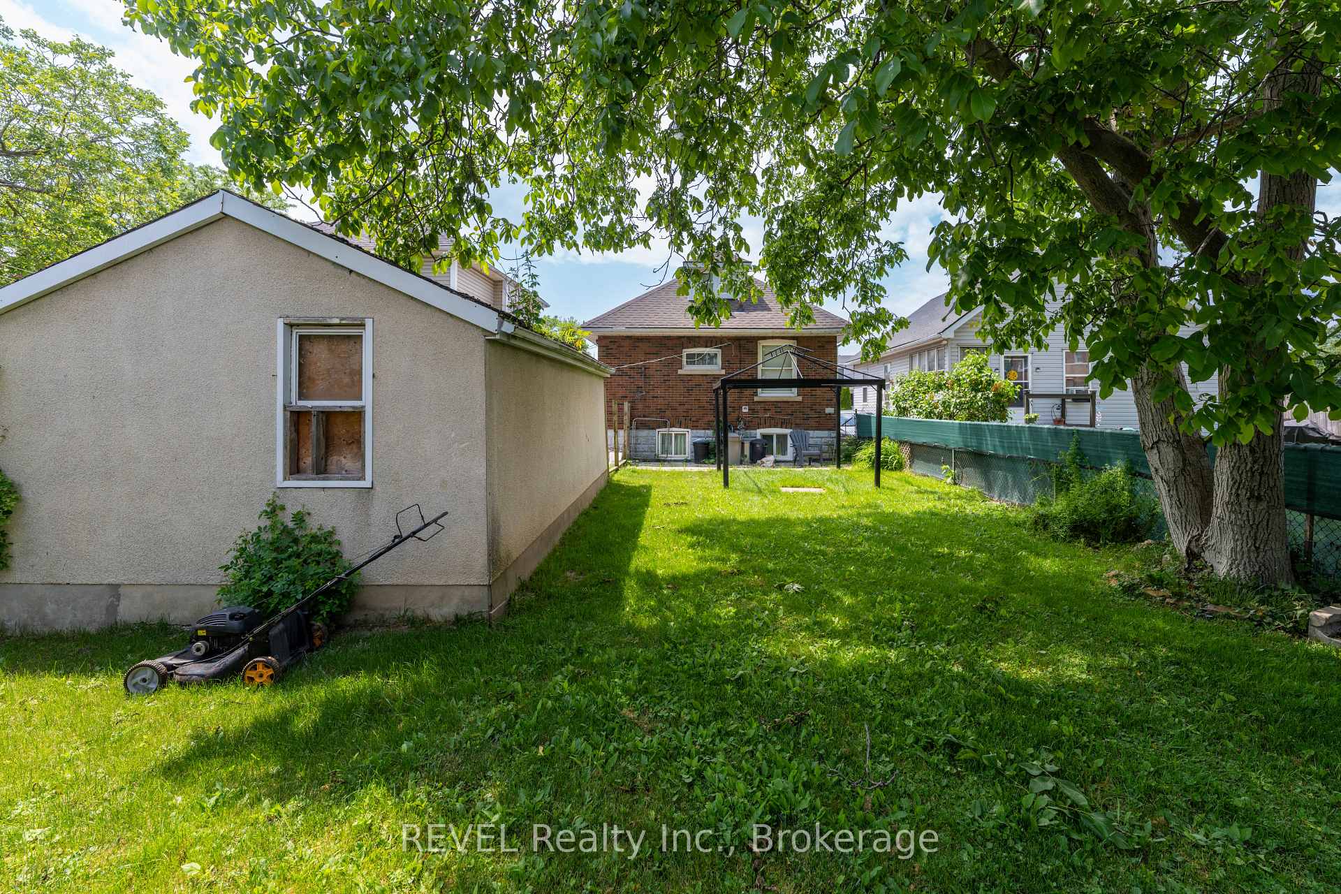 Photo 9 of 114 1/2 Pine Street S, Thorold, Thorold Downtown — HOMEH