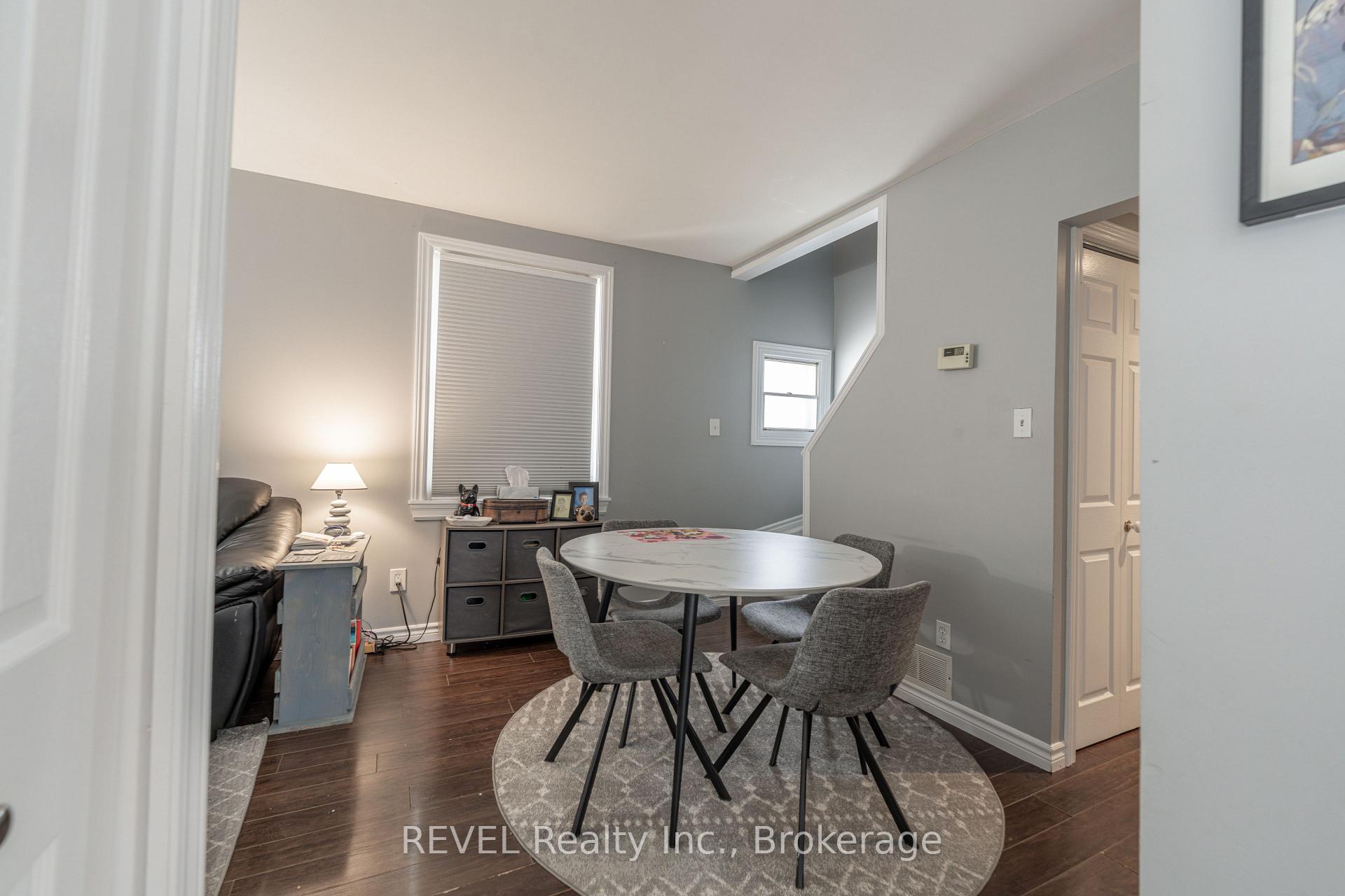 Photo 18 of 114 1/2 Pine Street S, Thorold, Thorold Downtown — HOMEH