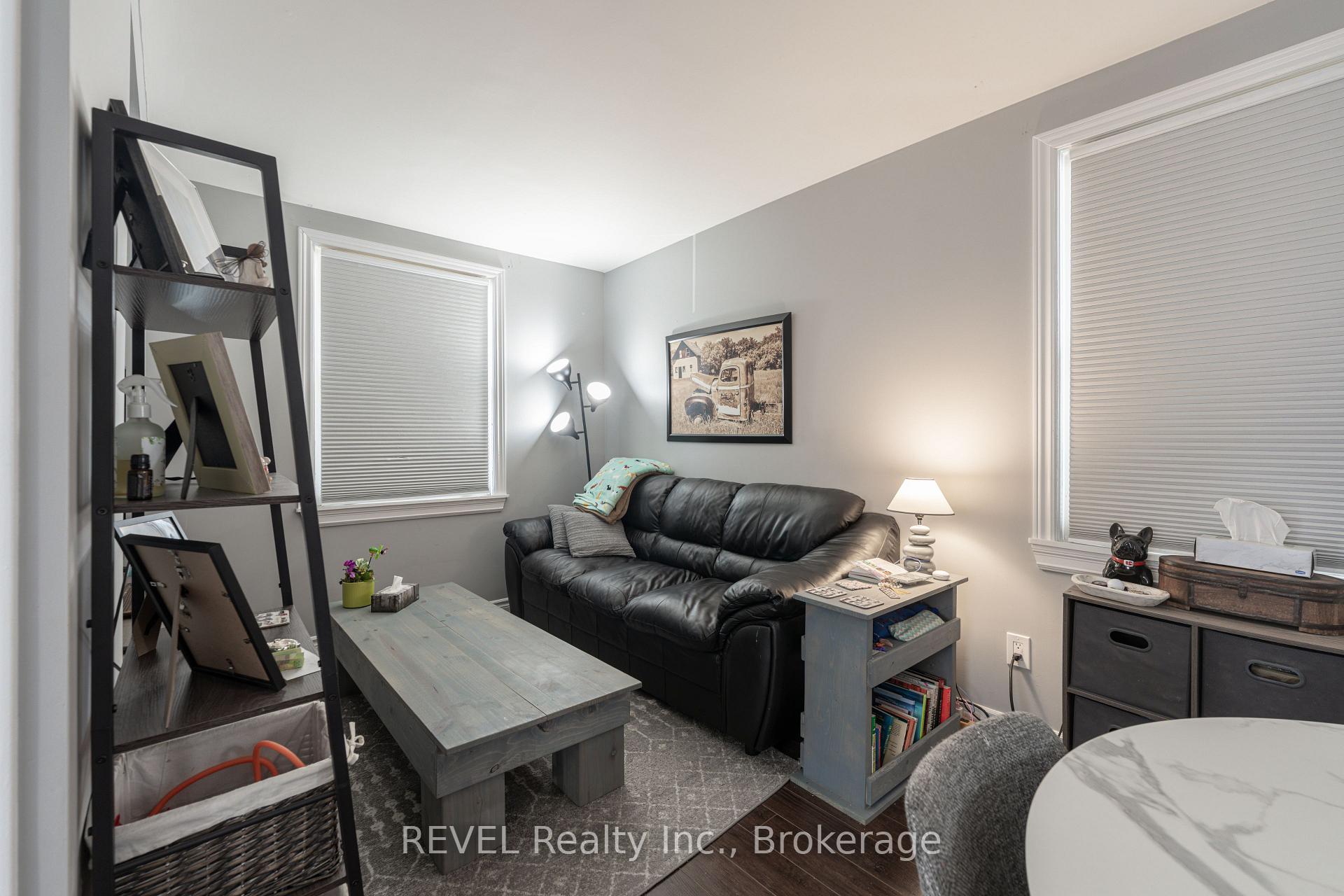 Photo 19 of 114 1/2 Pine Street S, Thorold, Thorold Downtown — HOMEH