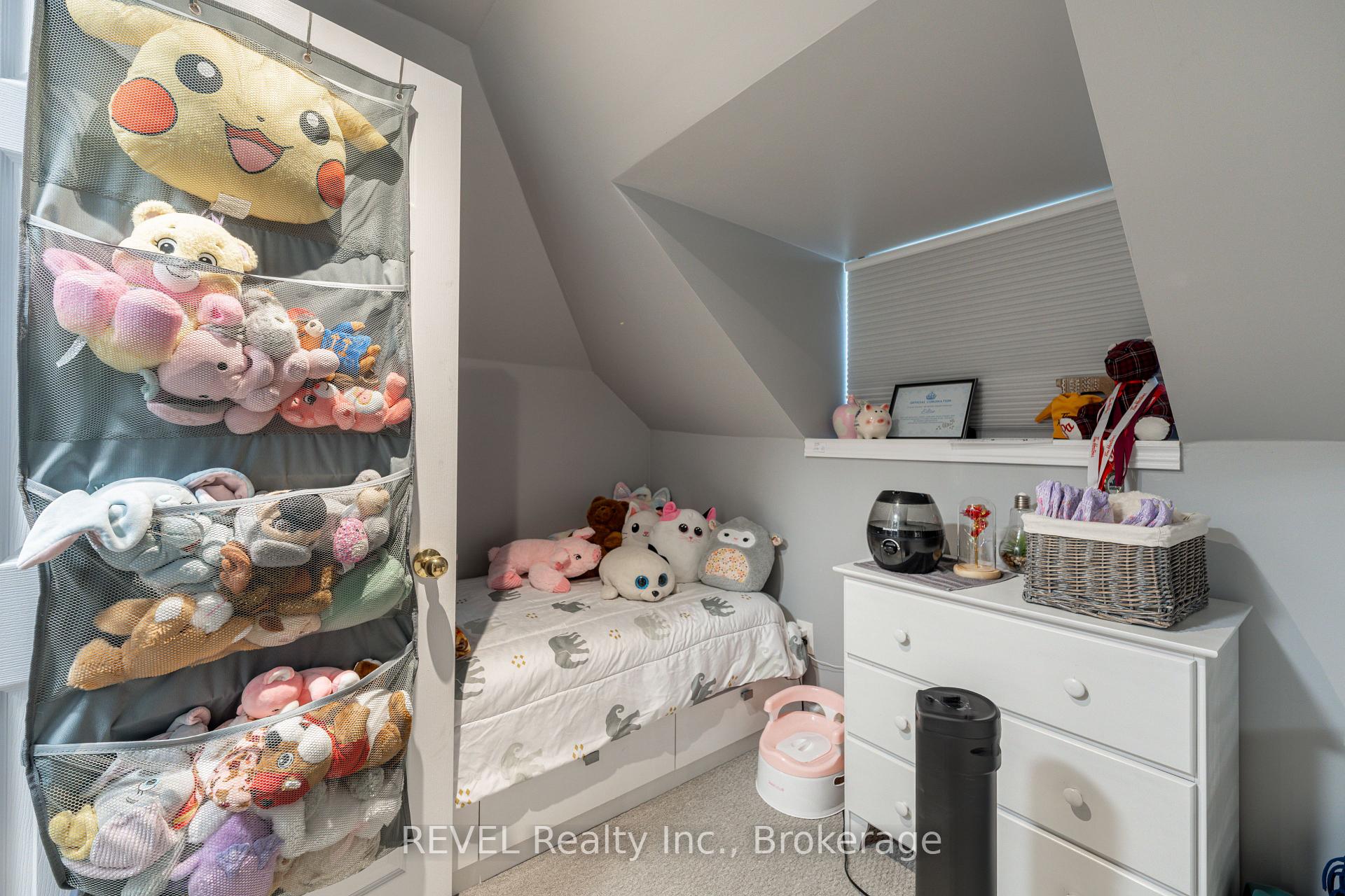 Photo 25 of 114 1/2 Pine Street S, Thorold, Thorold Downtown — HOMEH