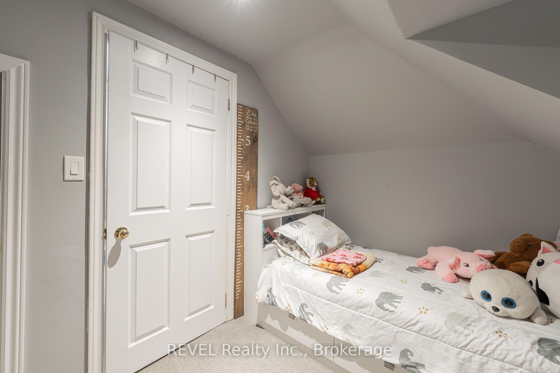 Photo 26 of 114 1/2 Pine Street S, Thorold, Thorold Downtown — HOMEH