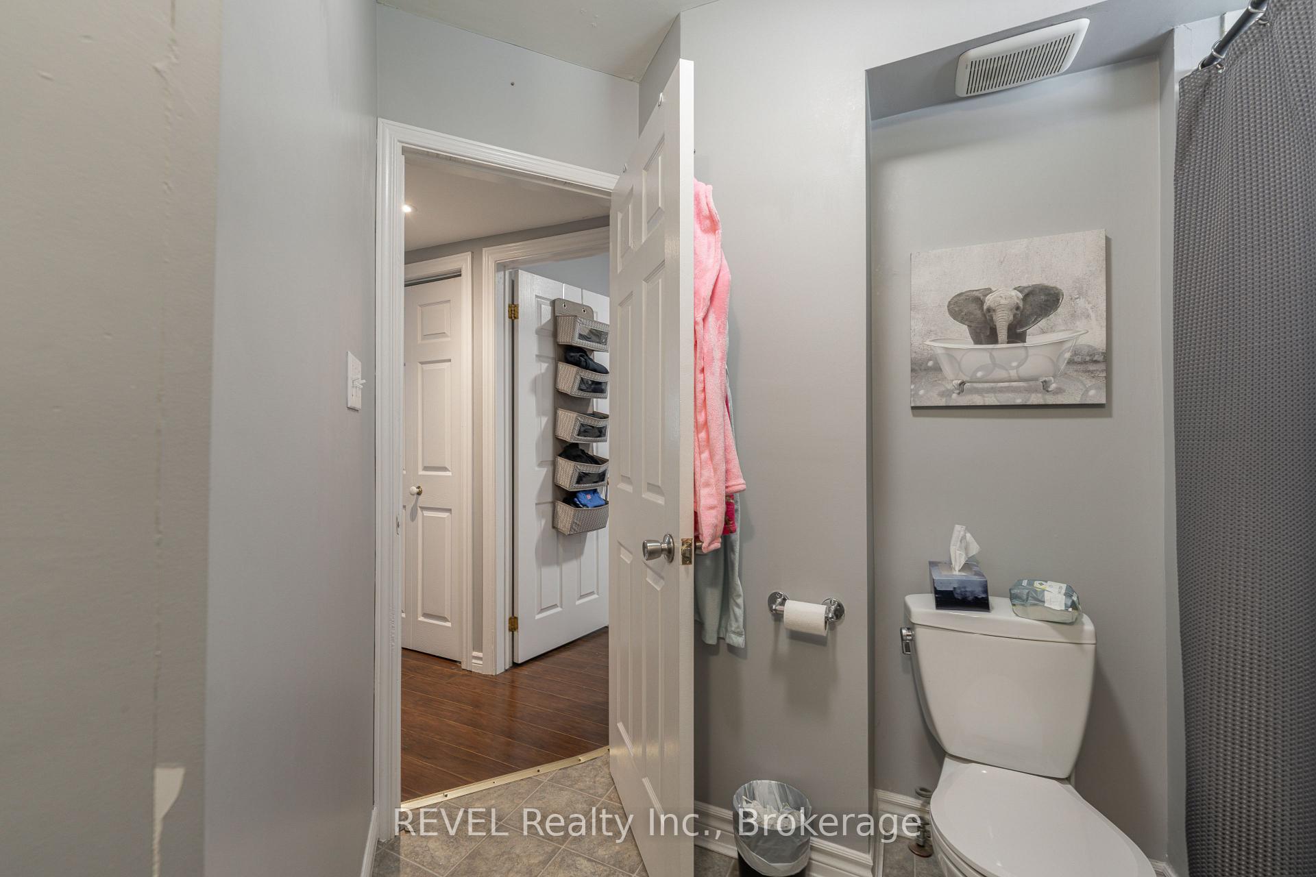 Photo 28 of 114 1/2 Pine Street S, Thorold, Thorold Downtown — HOMEH
