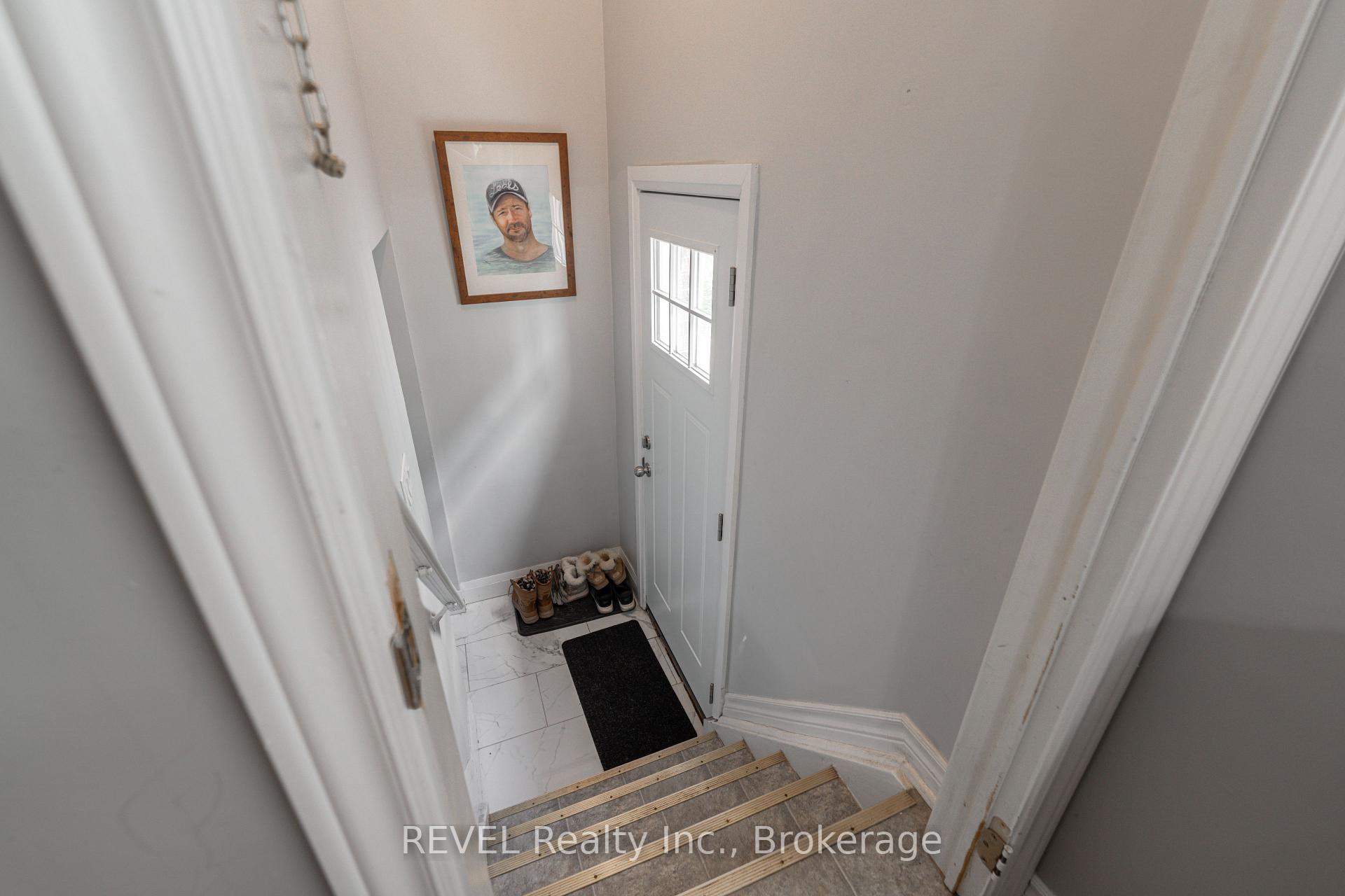 Photo 29 of 114 1/2 Pine Street S, Thorold, Thorold Downtown — HOMEH