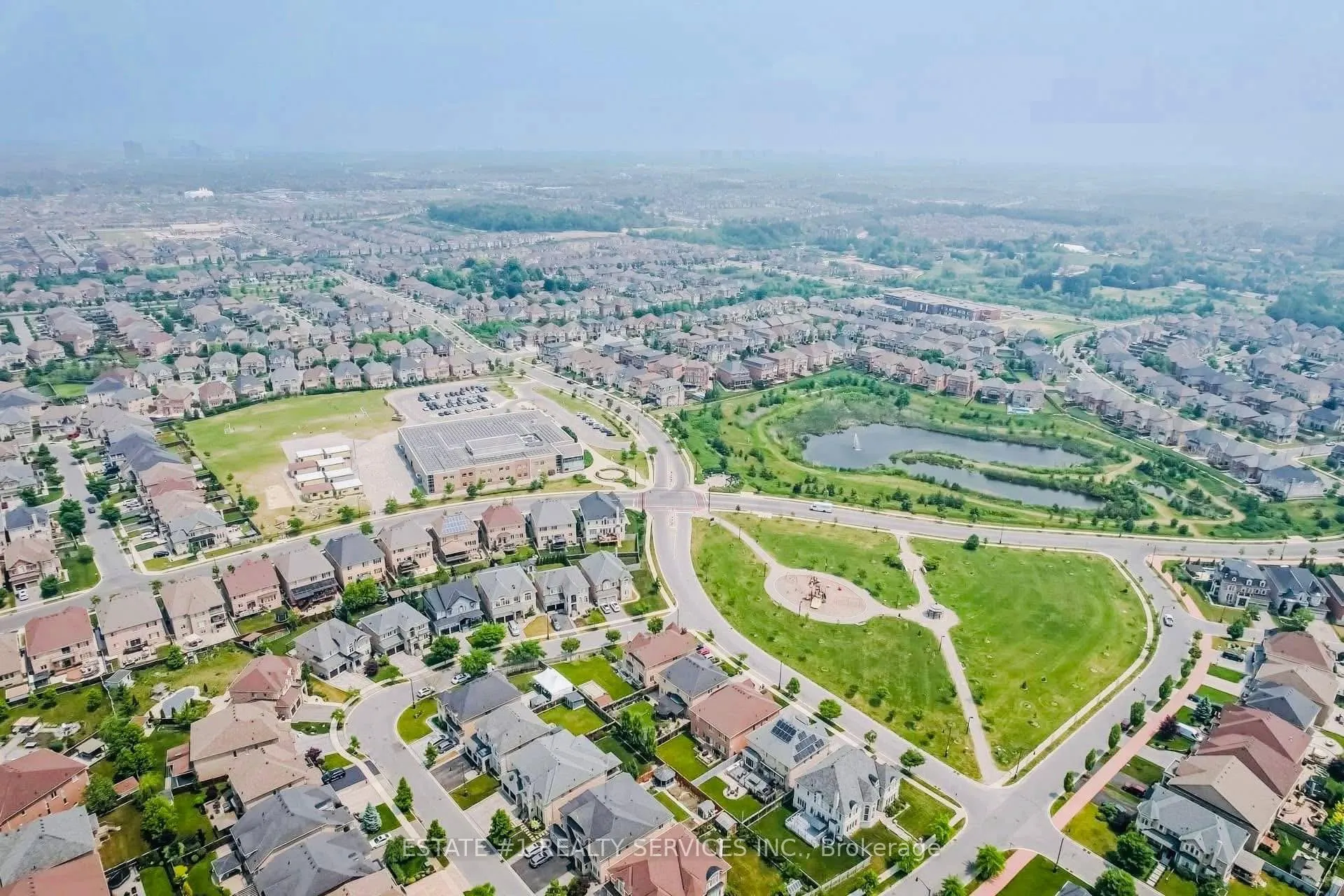 Photo 3 of 4 Agincourt Circle, Brampton, Credit Valley — HOMEH