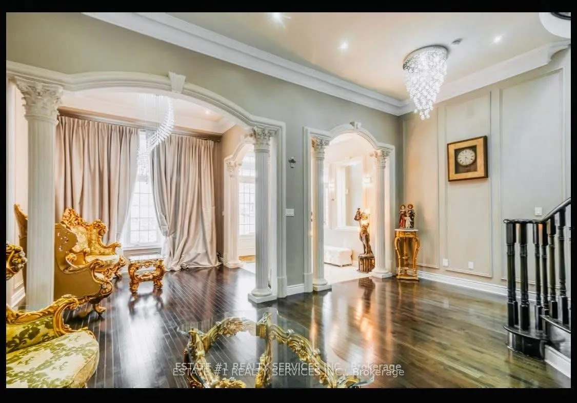Photo 13 of 4 Agincourt Circle, Brampton, Credit Valley — HOMEH