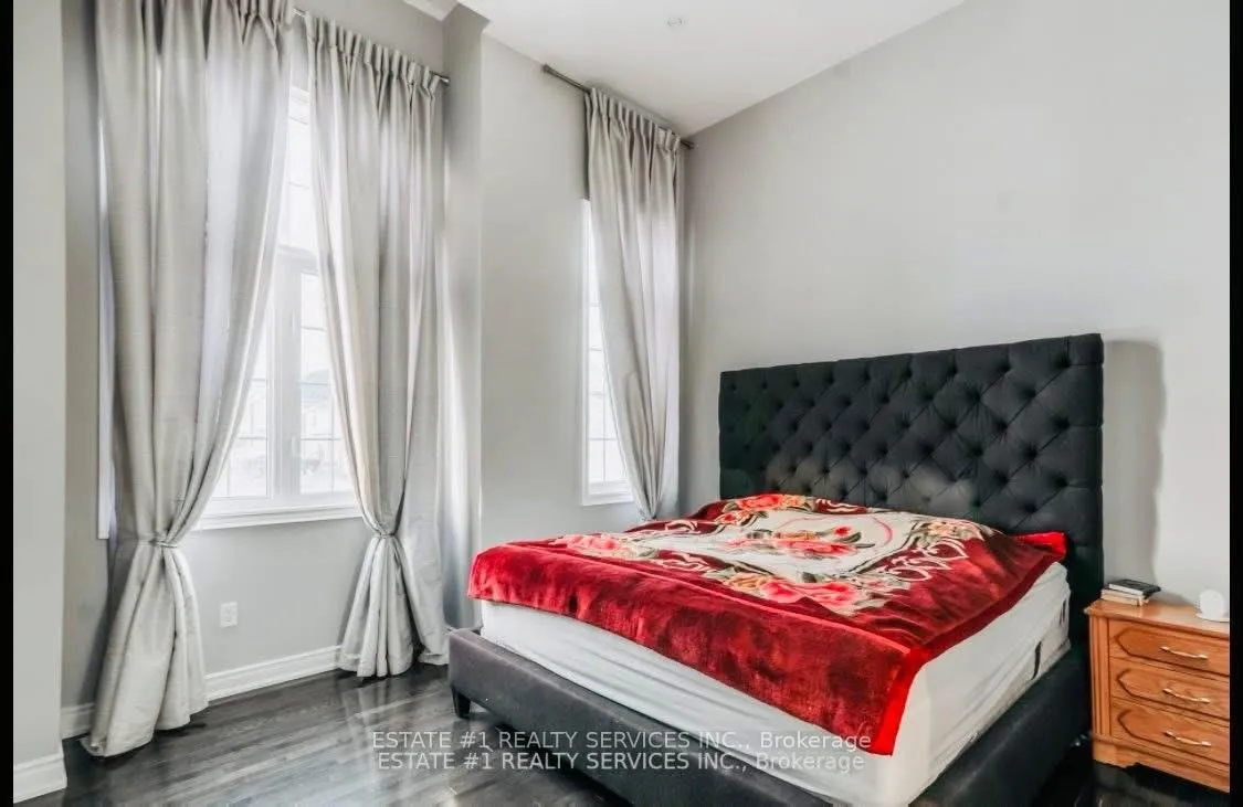 Photo 19 of 4 Agincourt Circle, Brampton, Credit Valley — HOMEH