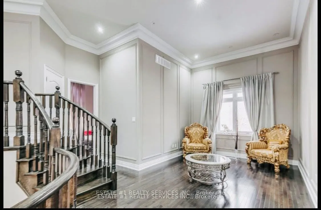 Photo 21 of 4 Agincourt Circle, Brampton, Credit Valley — HOMEH