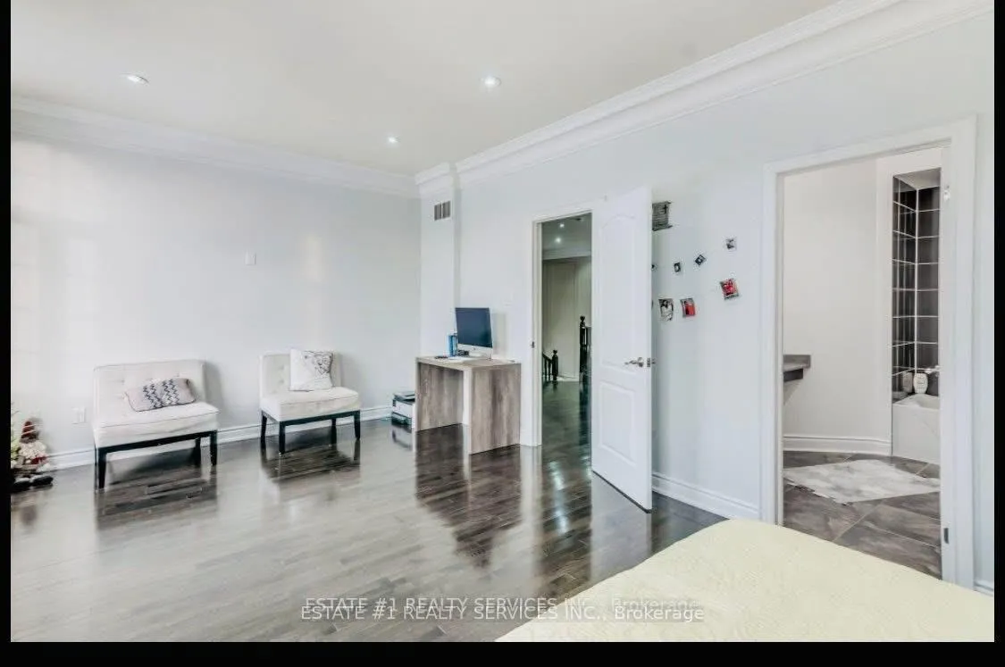 Photo 25 of 4 Agincourt Circle, Brampton, Credit Valley — HOMEH