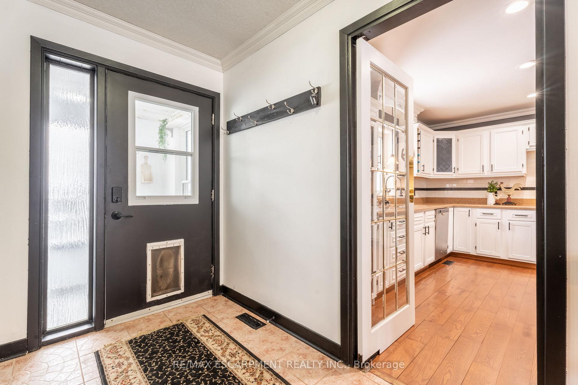 Photo 3 of 3553 Gladstone Drive, Thames Centre, Rural Thames Centre — HOMEH