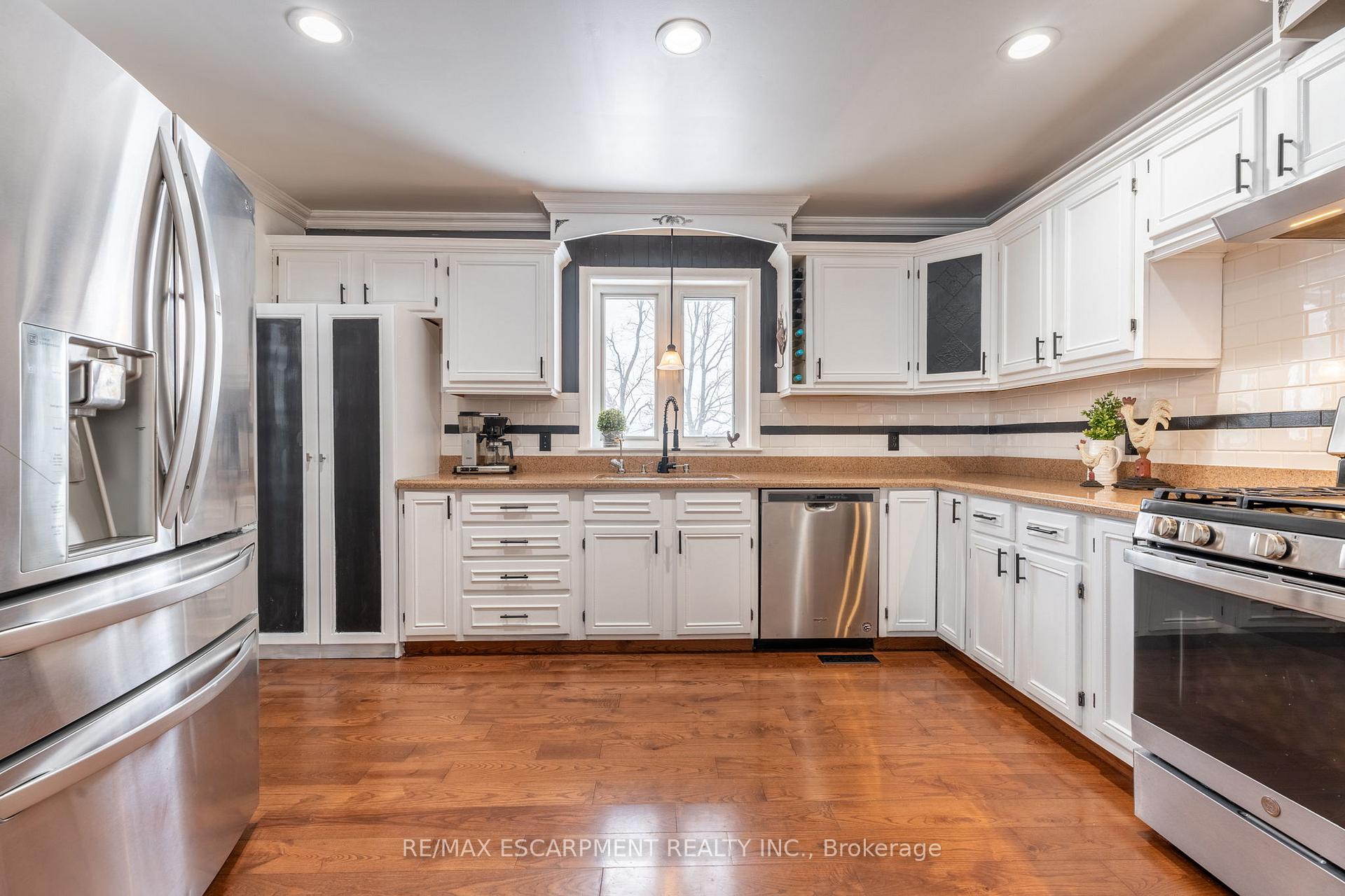 Photo 6 of 3553 Gladstone Drive, Thames Centre, Rural Thames Centre — HOMEH