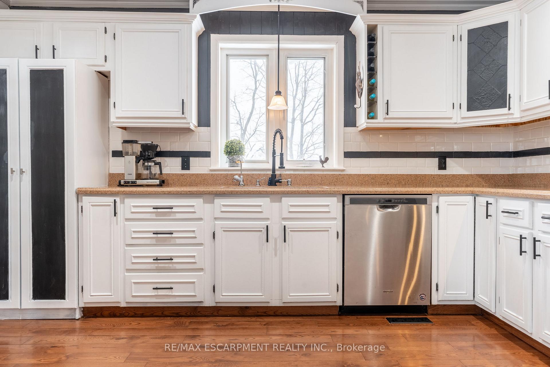 Photo 7 of 3553 Gladstone Drive, Thames Centre, Rural Thames Centre — HOMEH